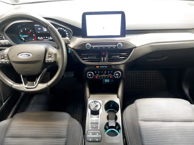 Ford Focus view 12