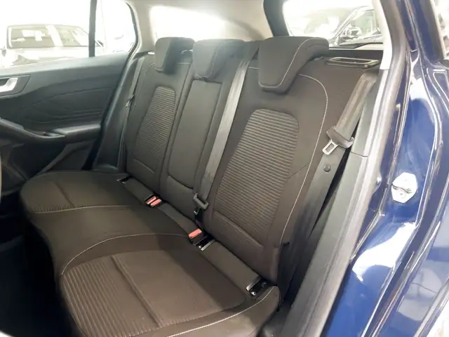 Ford Focus view 15