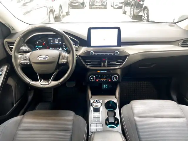 Ford Focus view 9