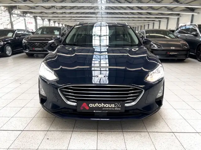 Ford Focus view 2