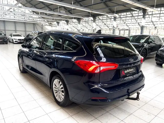 Ford Focus view 4