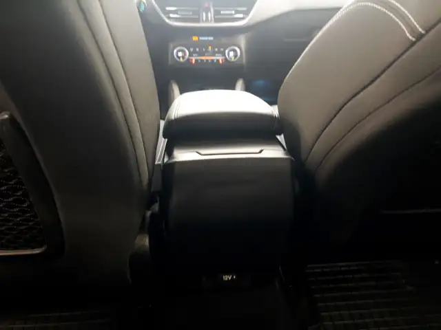 Ford Focus view 14