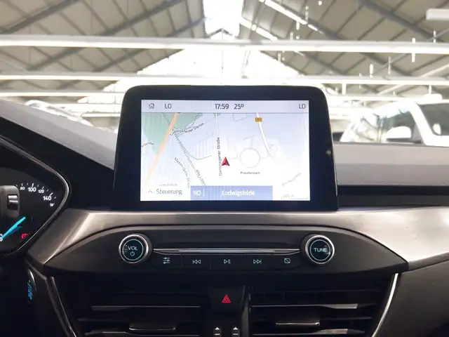 Ford Focus view 11