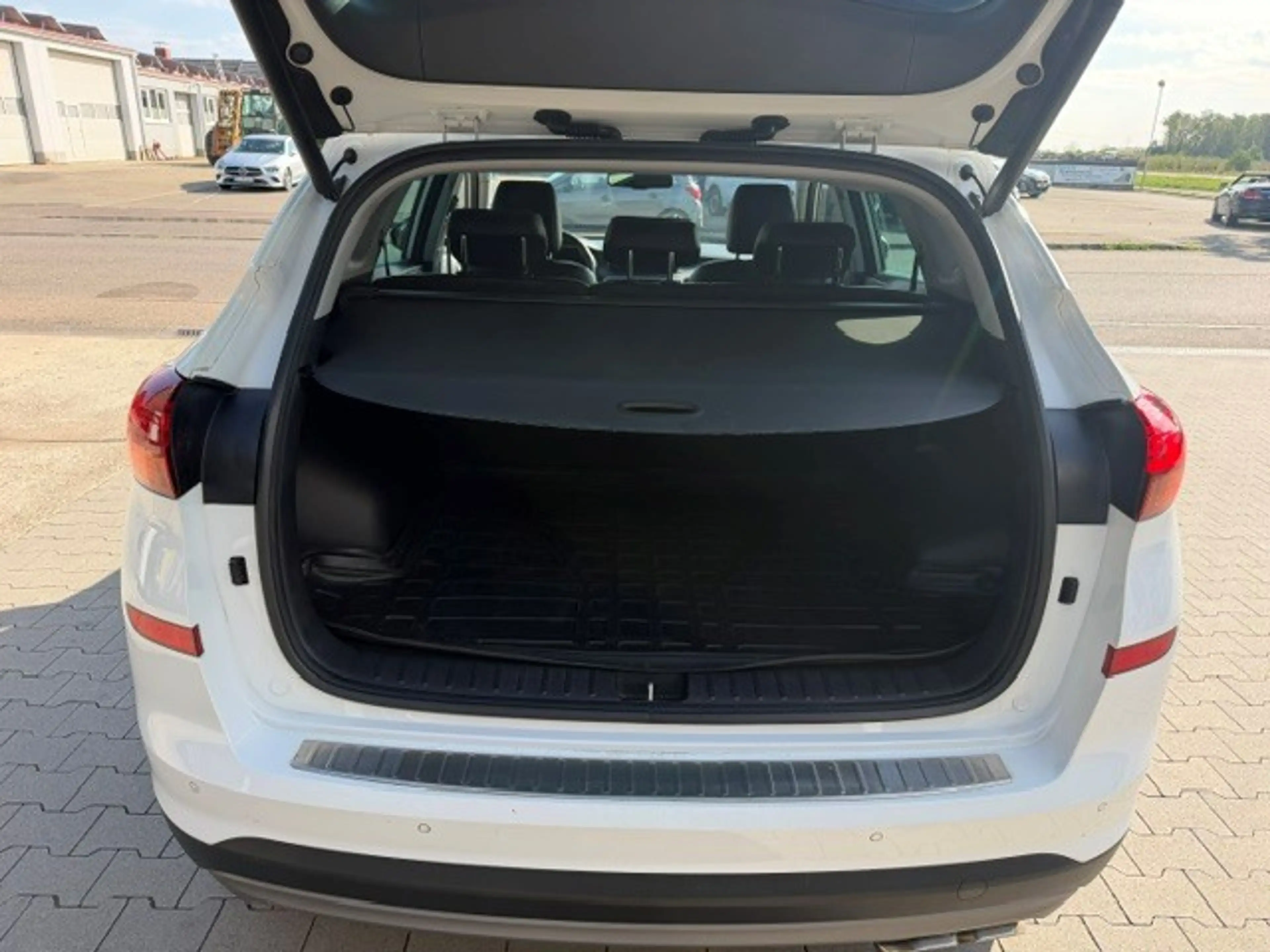 Hyundai TUCSON 1.6 PREMIUM 4WD DCT — photo 8