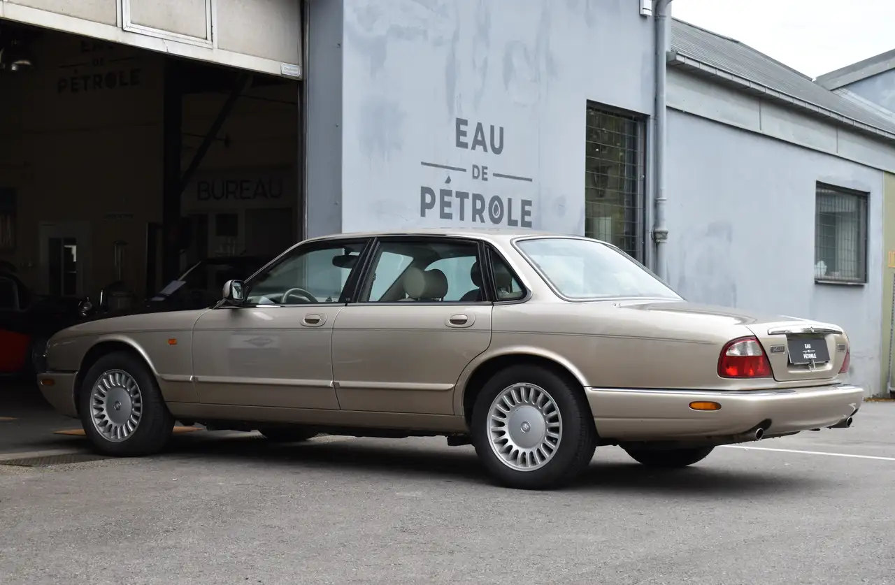Jaguar XJ8, foto 6
