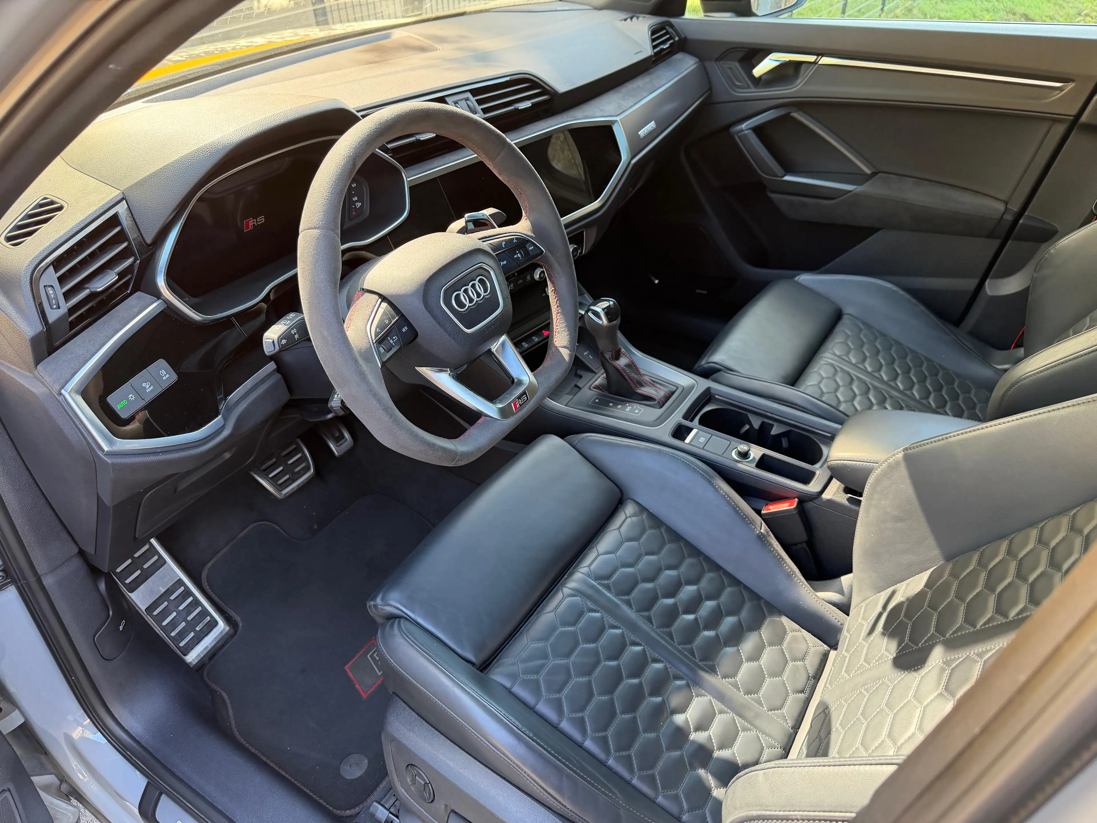 Audi RS Q3 RS Q3 2.5 TFSI Sportback quattro S tronic — photo 8