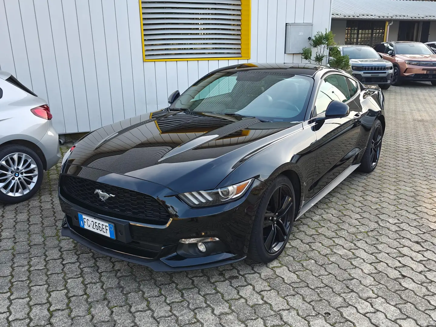 Ford Mustang Mustang VI 2015 Fastback 2.3 ecoboost 317cv auto Nero - 1
