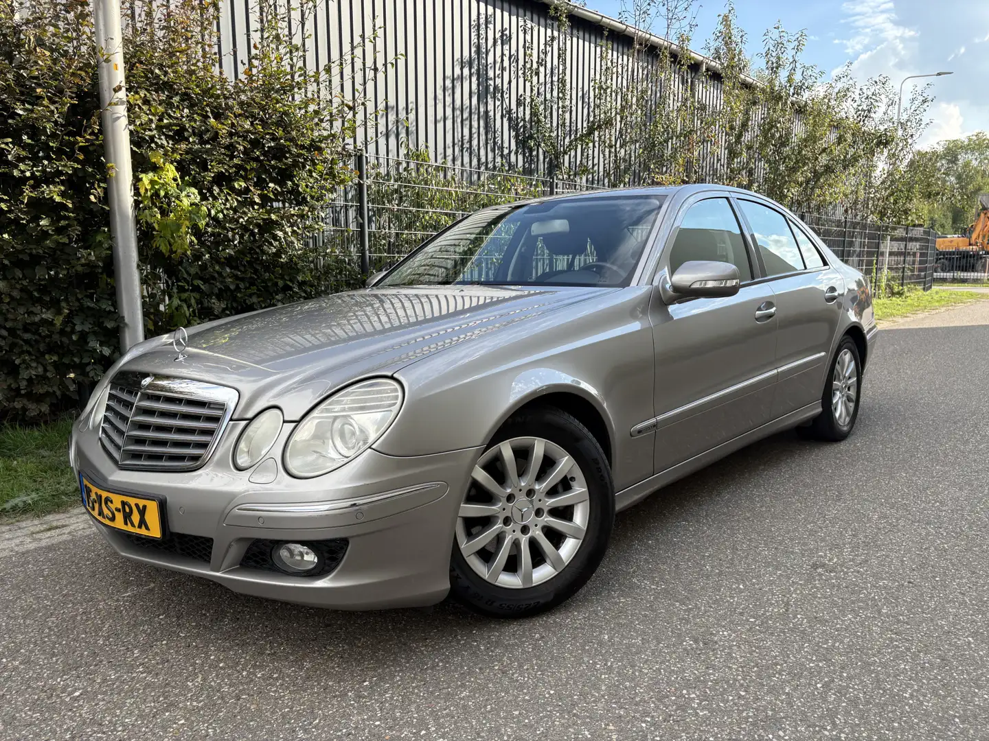 Mercedes-Benz E 280 CDI Elegance / AUTOMAAT / NAVI / AIRCO / CRUISE Grijs - 1