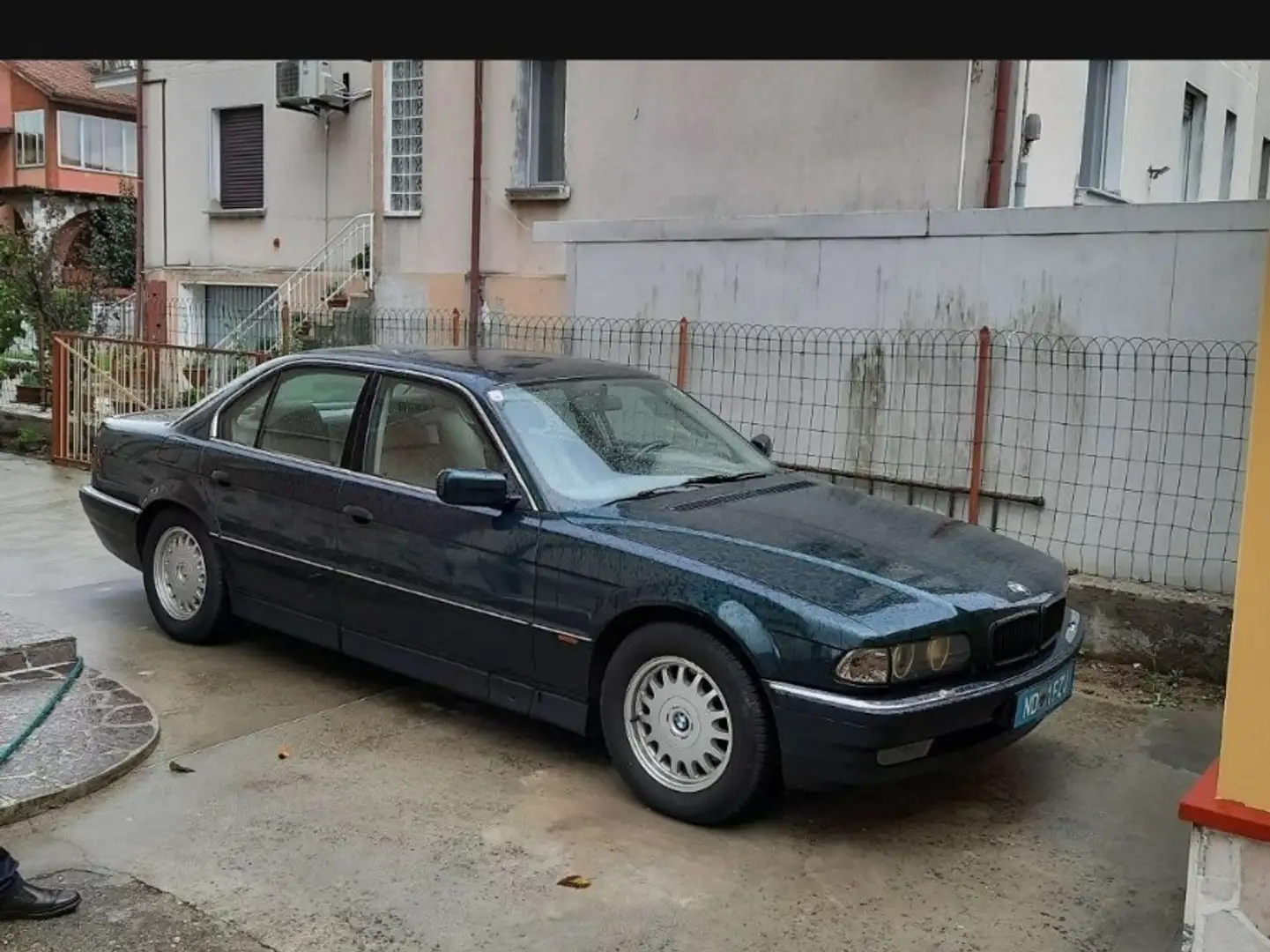 BMW 750 750iA Verde - 1