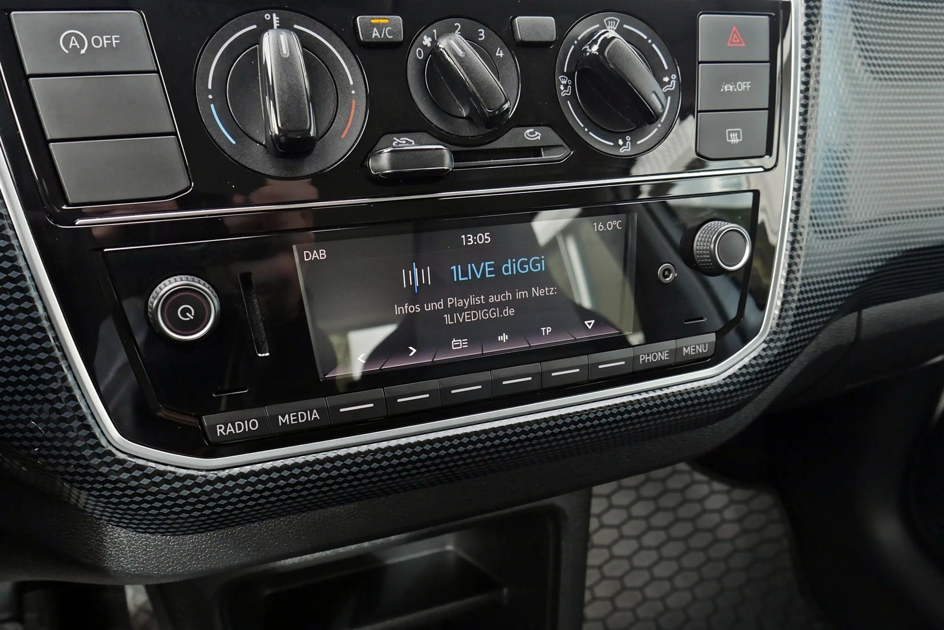 Volkswagen up! 1.0 Kamera PDC Tempomat Allwetter 48 kW (65 PS)... — photo 25