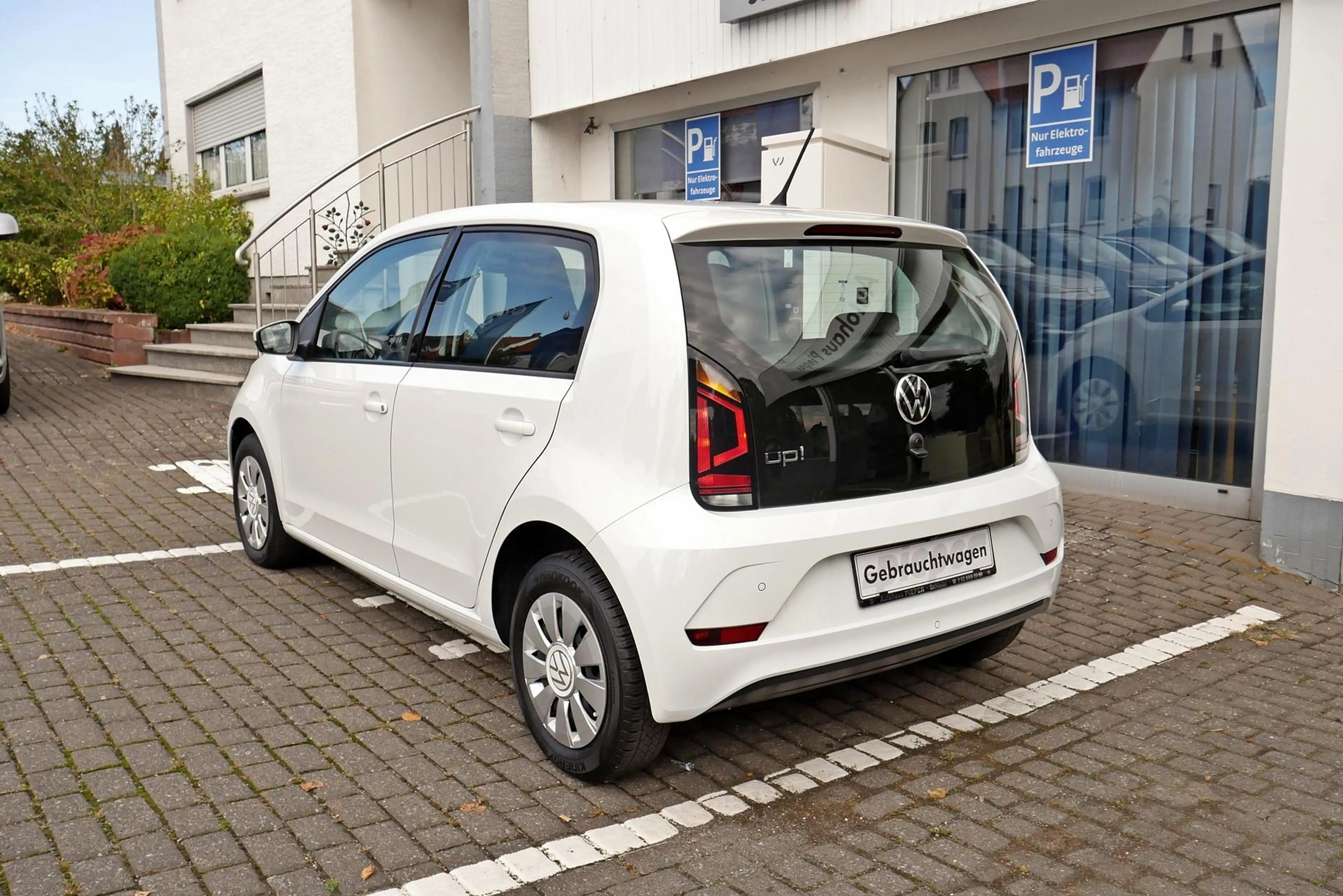 Volkswagen up! 1.0 Kamera PDC Tempomat Allwetter 48 kW (65 PS)... — photo 10