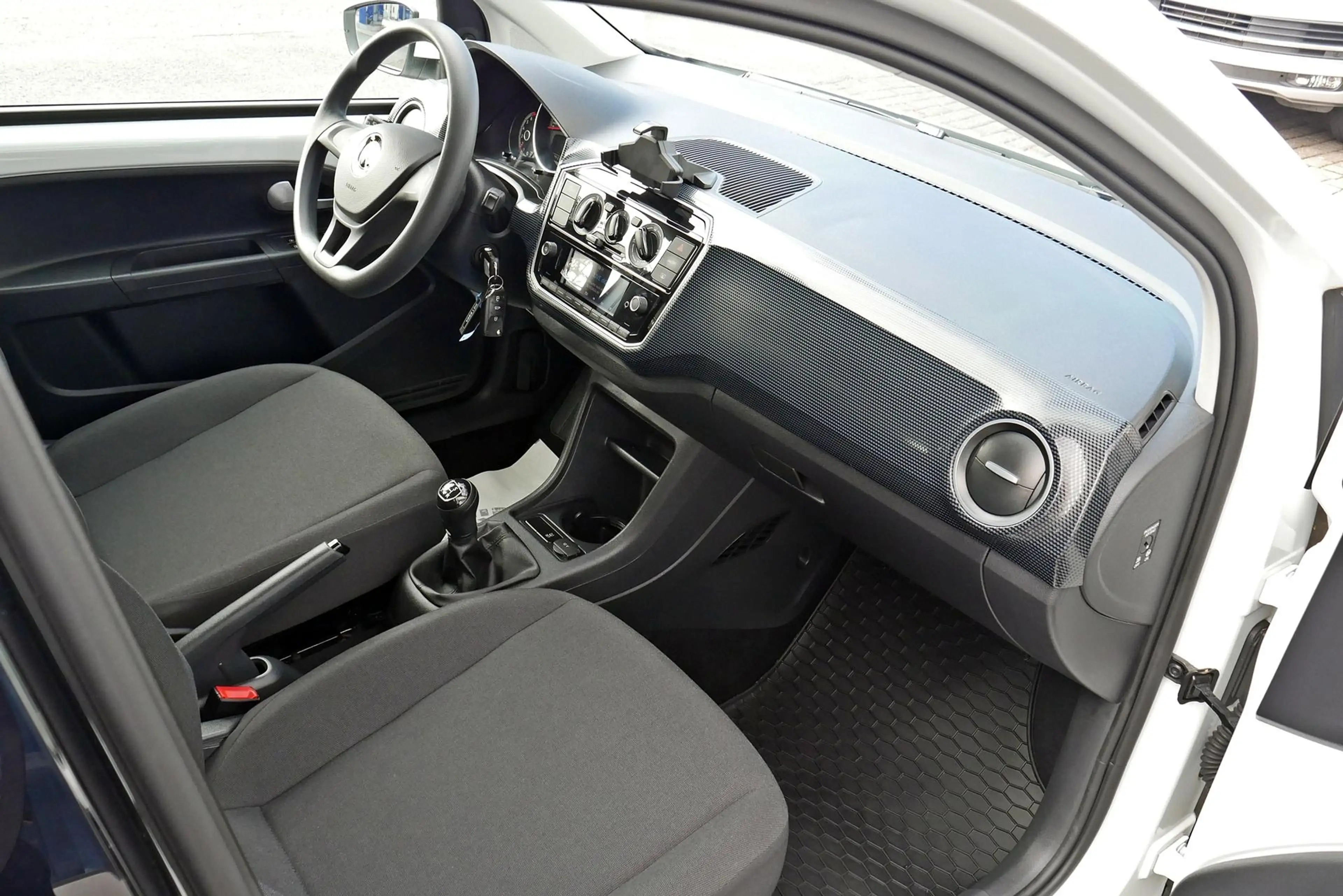 Volkswagen up! 1.0 Kamera PDC Tempomat Allwetter 48 kW (65 PS)... — photo 14