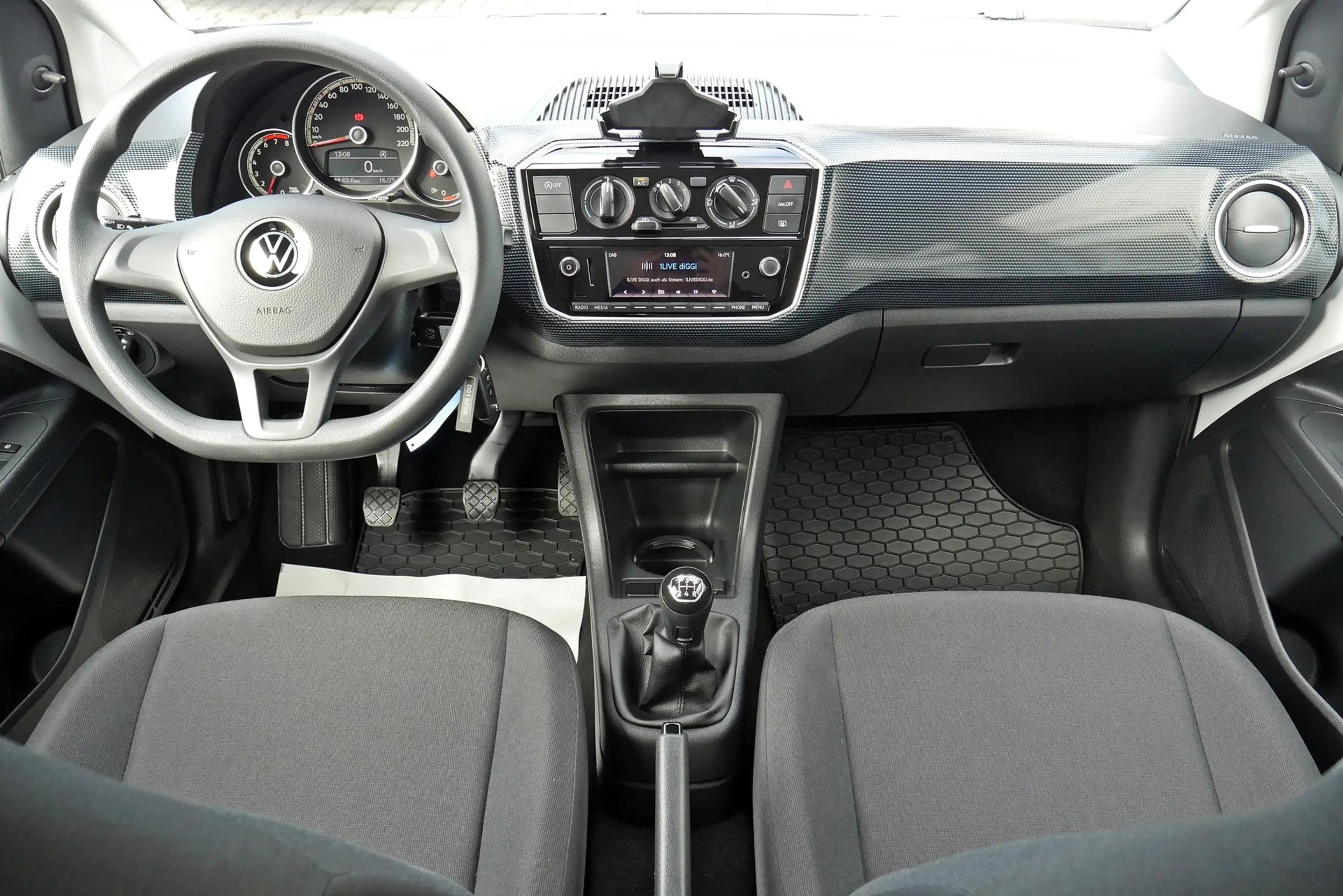 Volkswagen up! 1.0 Kamera PDC Tempomat Allwetter 48 kW (65 PS)... — photo 17