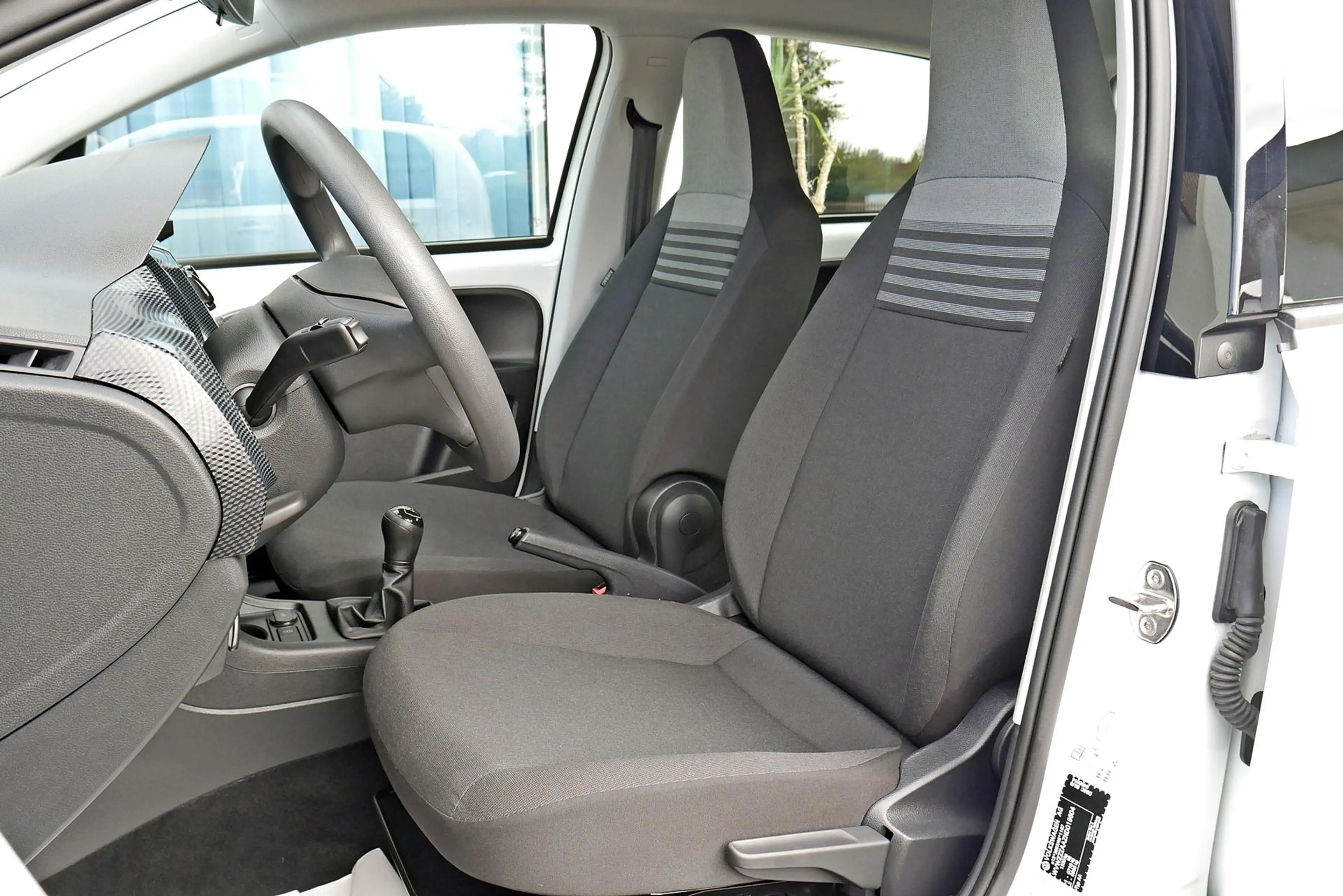 Volkswagen up! 1.0 Kamera PDC Tempomat Allwetter 48 kW (65 PS)... — photo 13
