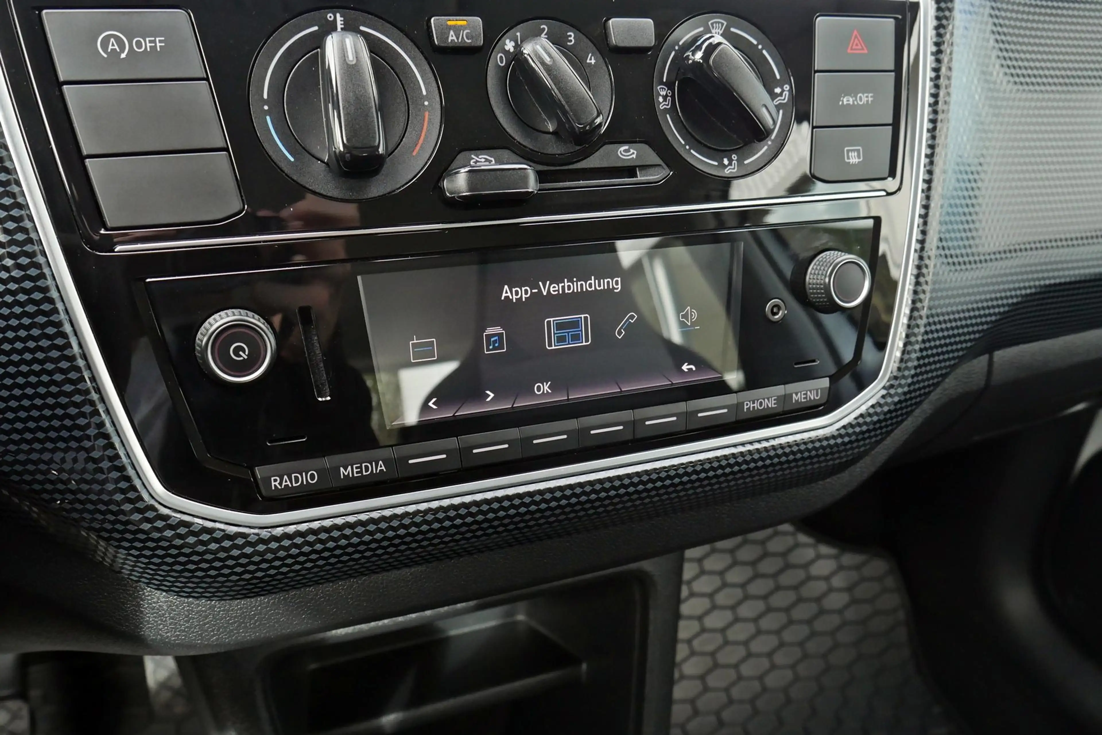 Volkswagen up! 1.0 Kamera PDC Tempomat Allwetter 48 kW (65 PS)... — photo 28