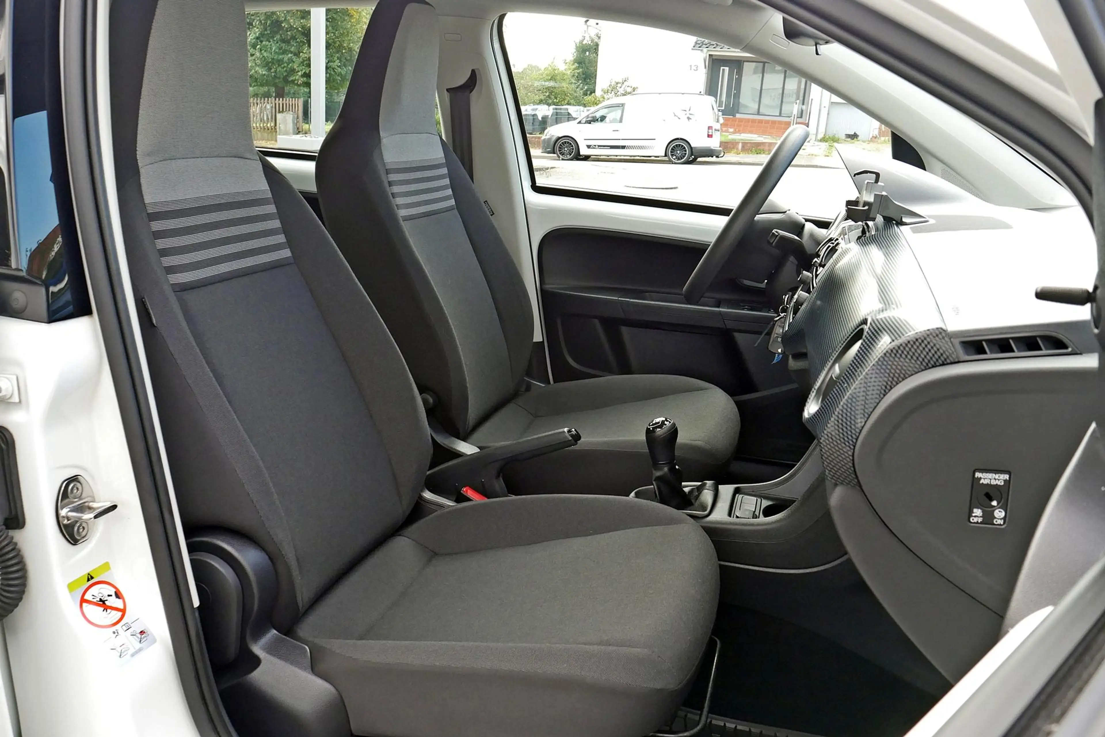 Volkswagen up! 1.0 Kamera PDC Tempomat Allwetter 48 kW (65 PS)... — photo 15