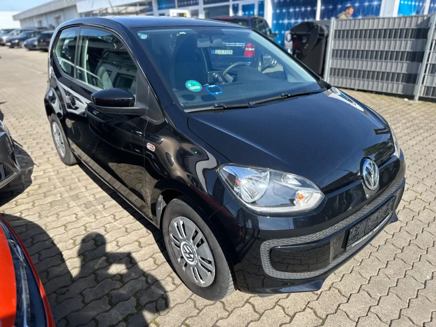 Volkswagen up! move up! BMT eco KLIMA NAVI Schwarz - 2