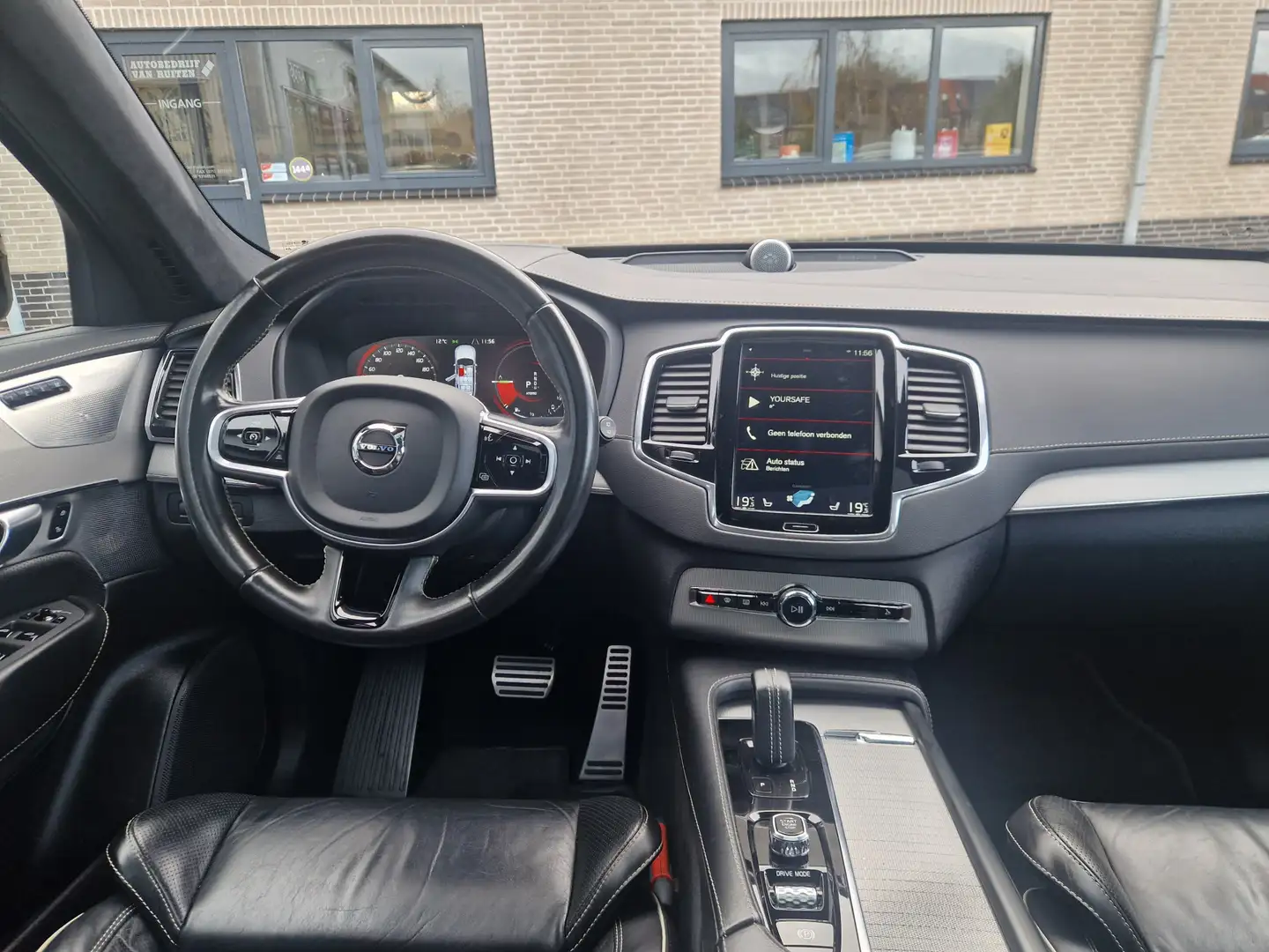 Volvo XC90 2.0 T8 Recharge AWD R-Design Luchtvering | 360 | B Zwart - 2