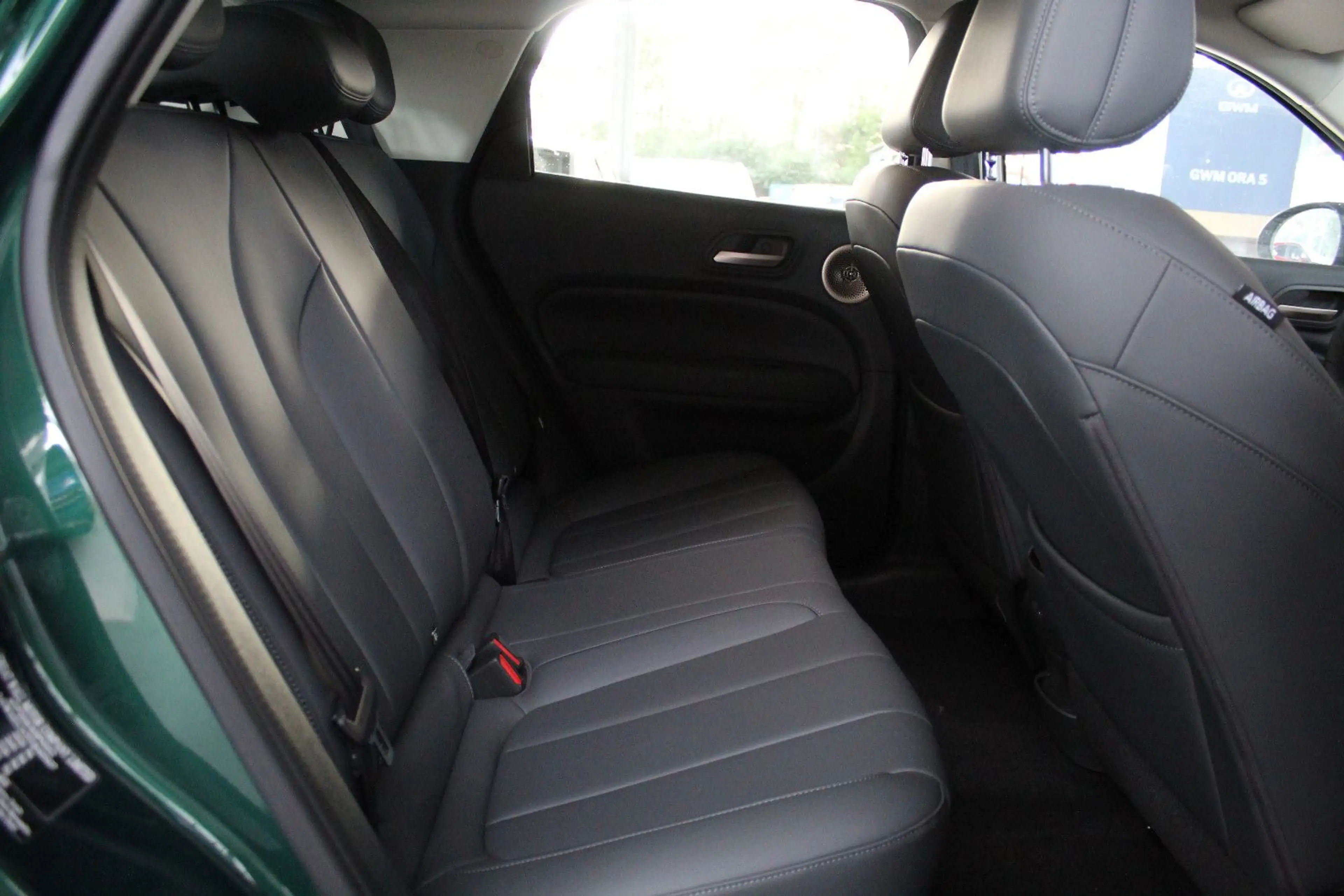 GWM Others ORA 5 HYBRID Luxury mit Panoramadach — photo 9