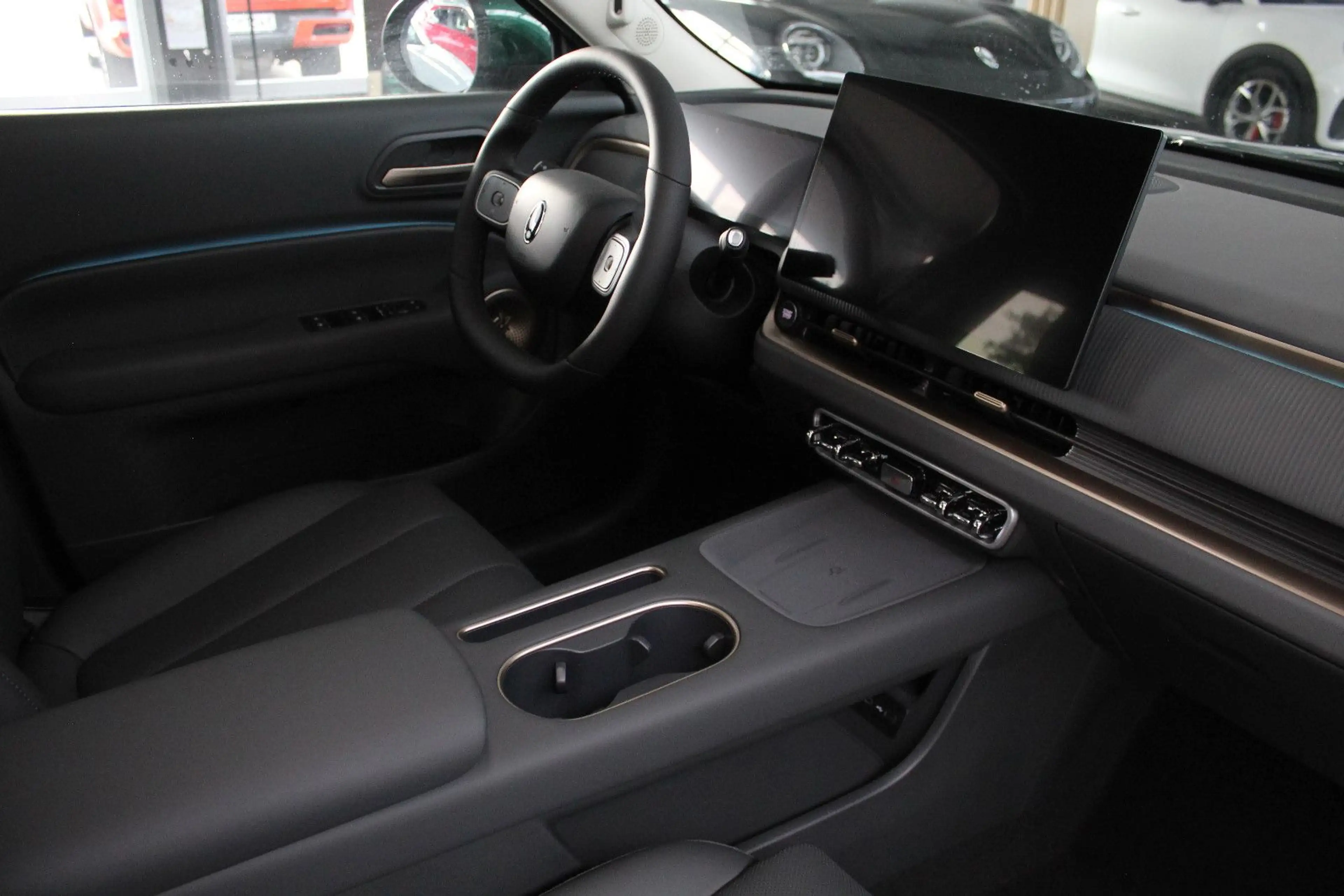 GWM Others ORA 5 HYBRID Luxury mit Panoramadach — photo 12