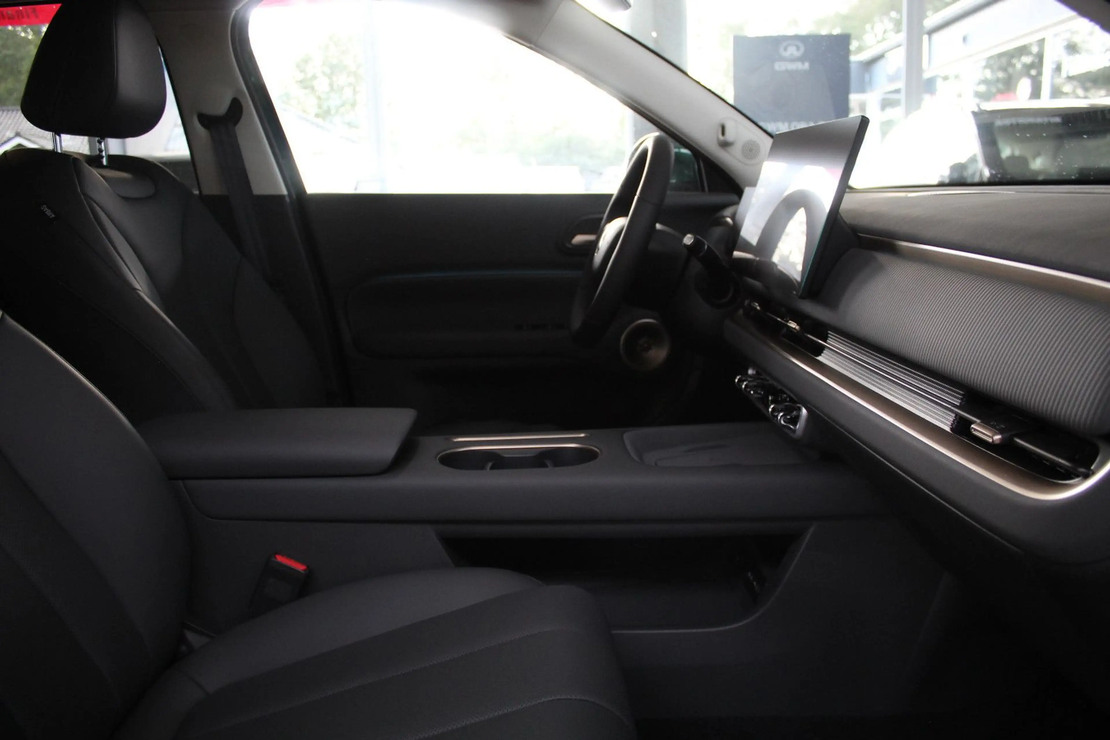 GWM Others ORA 5 HYBRID Luxury mit Panoramadach — photo 11