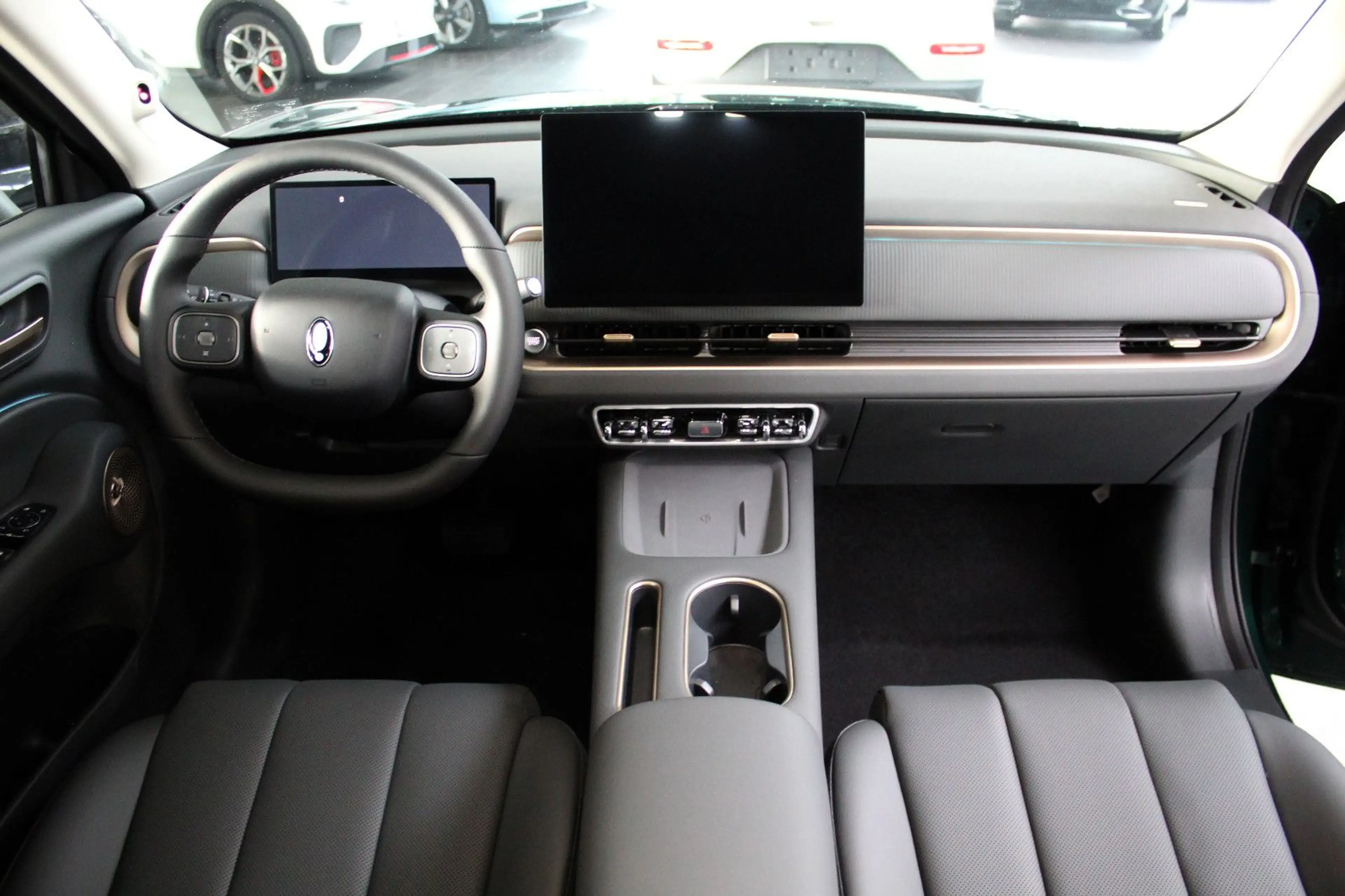GWM Others ORA 5 HYBRID Luxury mit Panoramadach — photo 13