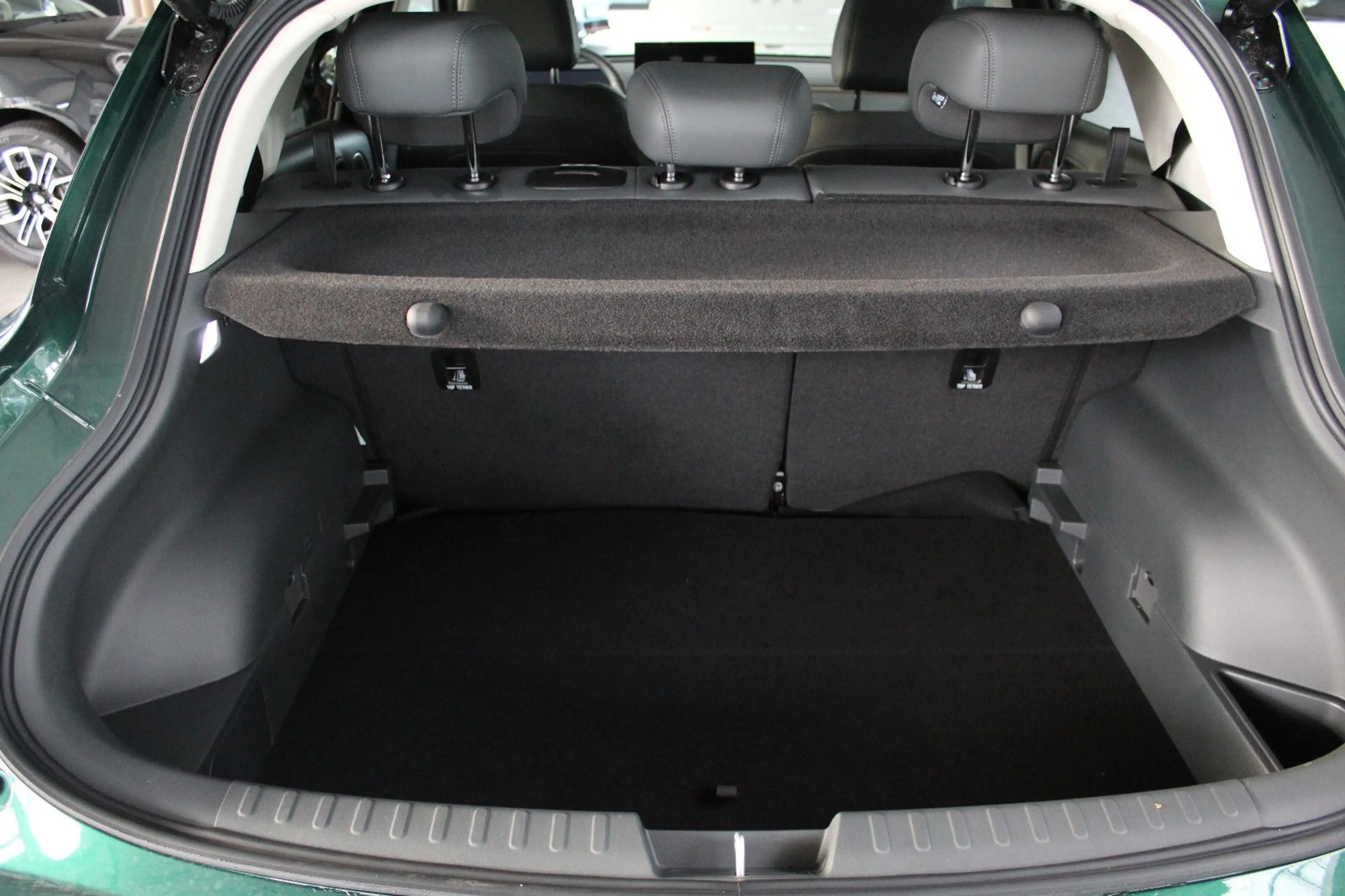 GWM Others ORA 5 HYBRID Luxury mit Panoramadach — photo 8