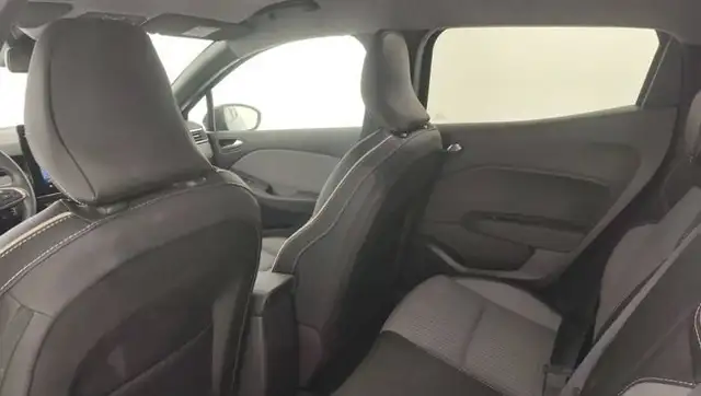 Renault Clio view 13