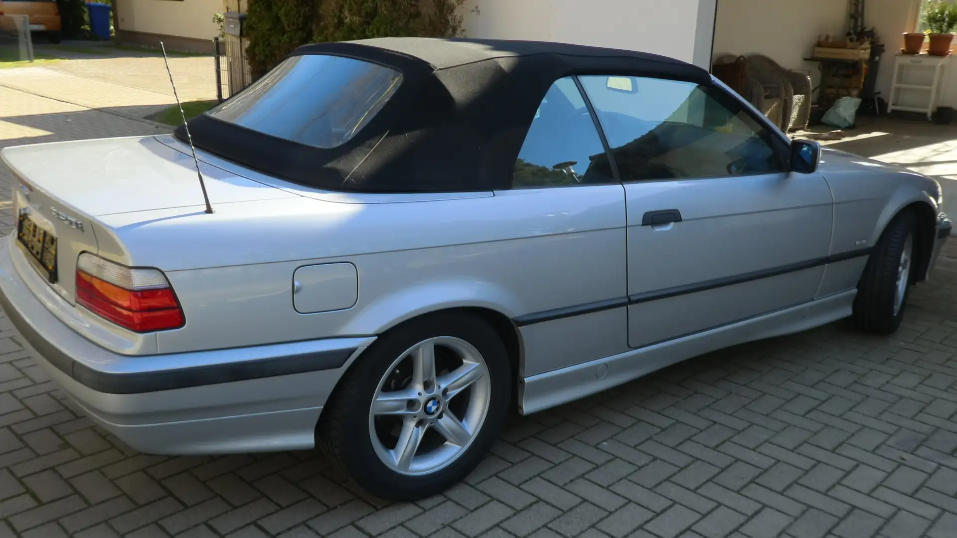BMW 320 Exclusiv Edition, unfallfrei, 1. Hand, Leder srebrna - 2