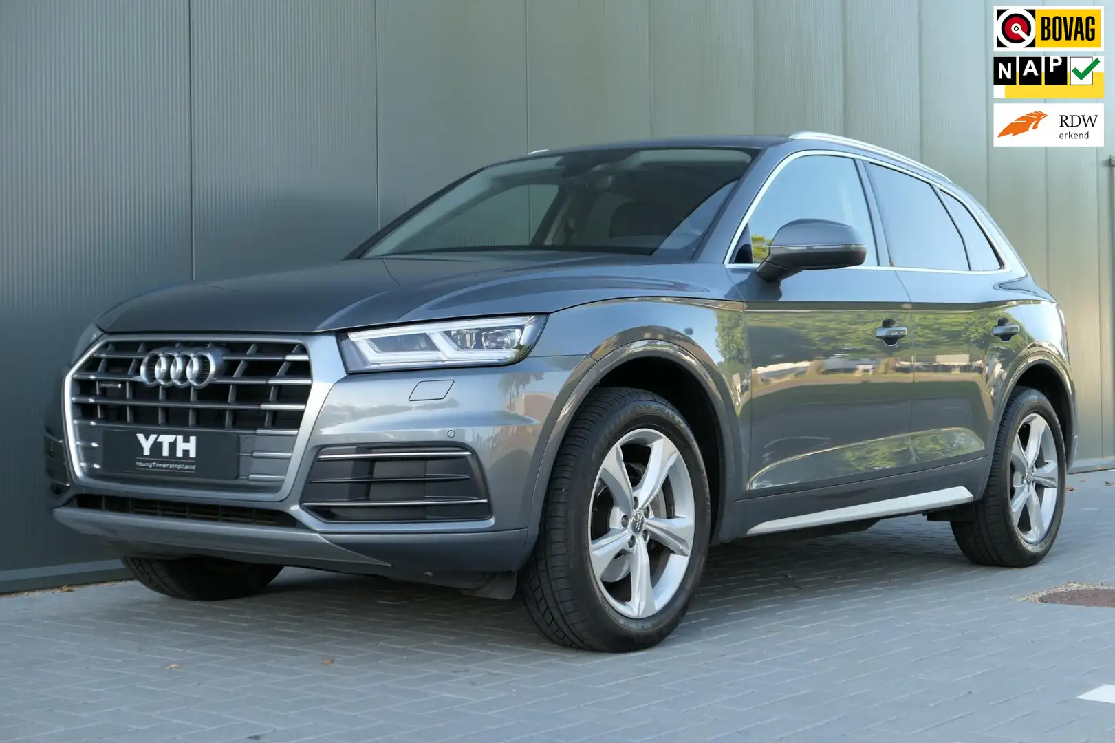 Audi Q5 2.0 TFSI quattro Launch Edition Pano Virtual Cockp Grijs - 1