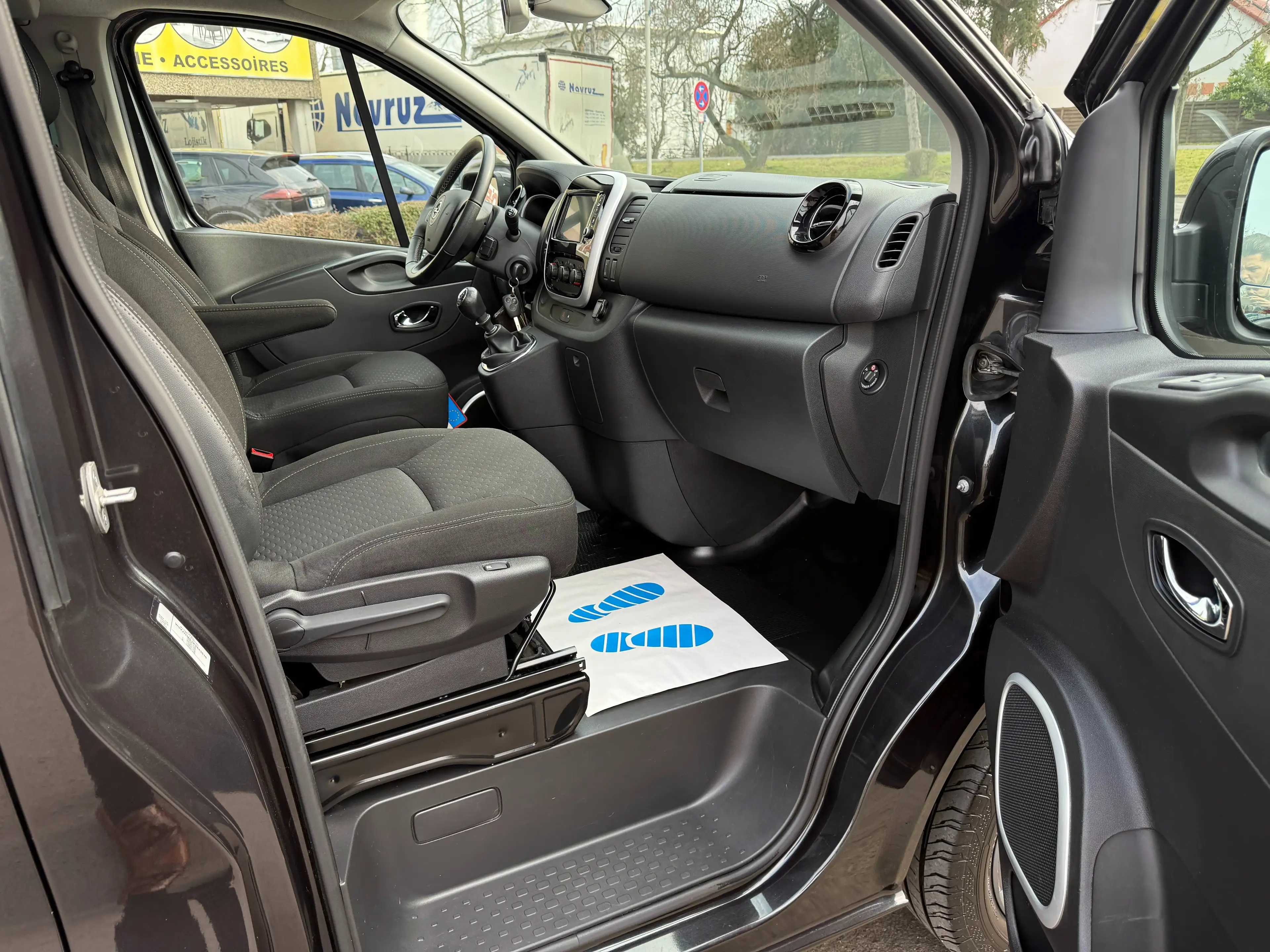 Opel Vivaro B 1.6 CDTi L2H1 2,9t (AHK*8xSITZER*PDC-KAMERA*STANDHZG) — photo 8