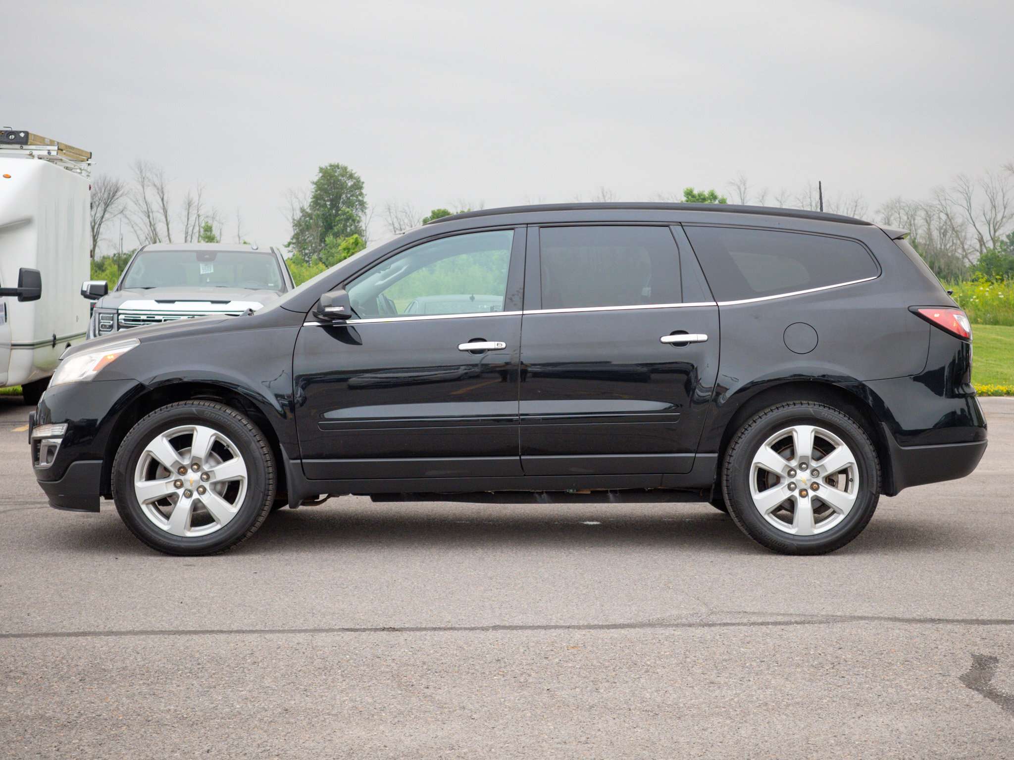 2016 Chevrolet Traverse LT - 3rd Row Seat | Leather Steering Wheel — снимка 1
