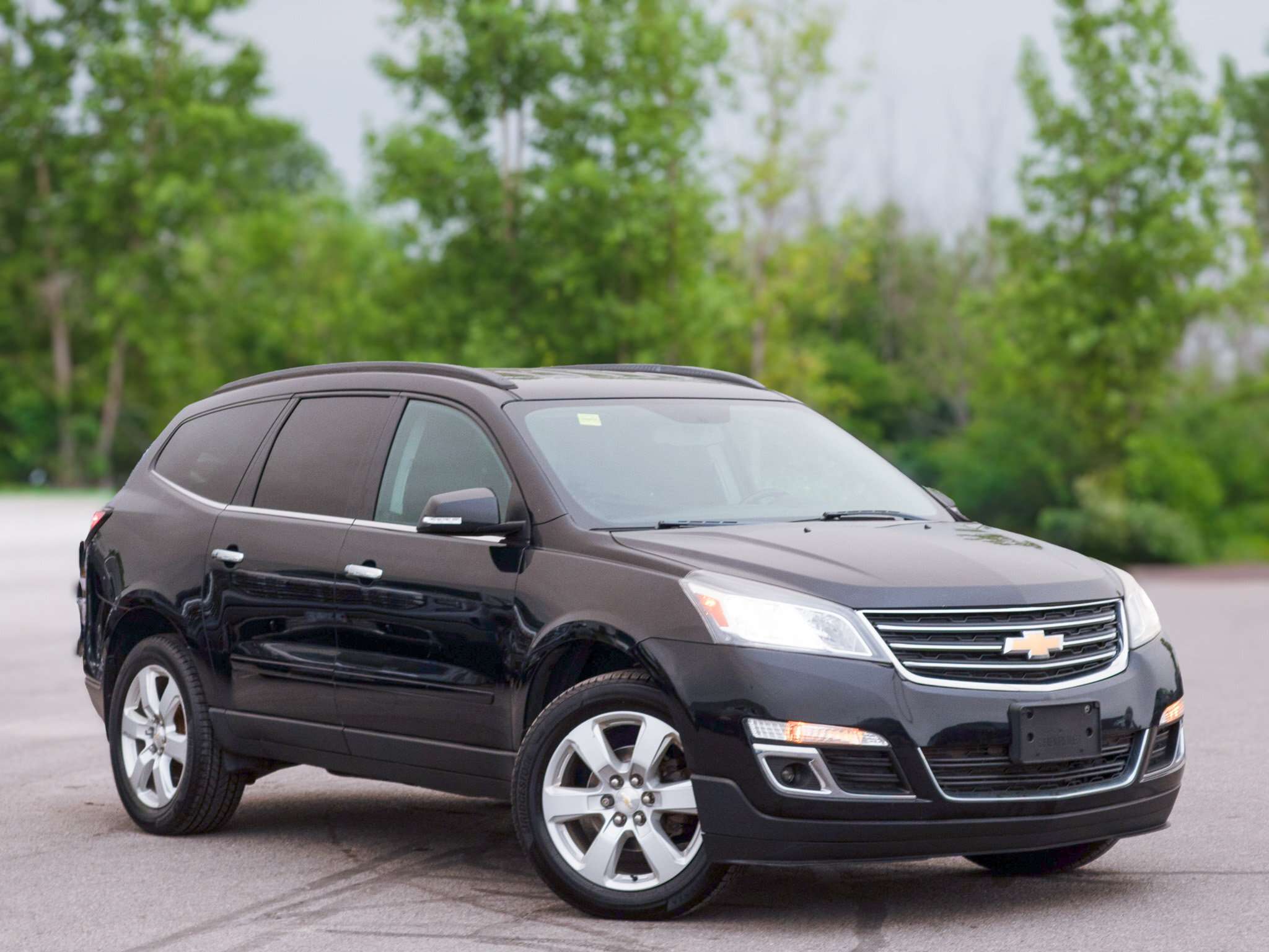2016 Chevrolet Traverse LT - 3rd Row Seat | Leather Steering Wheel — снимка 1