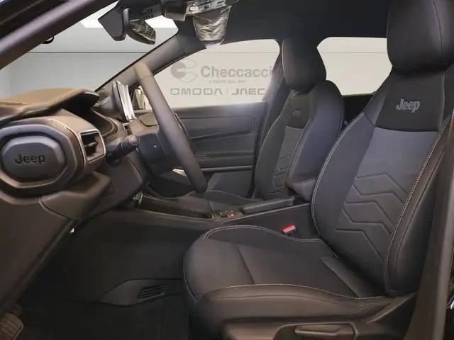 Jeep Avenger view 8