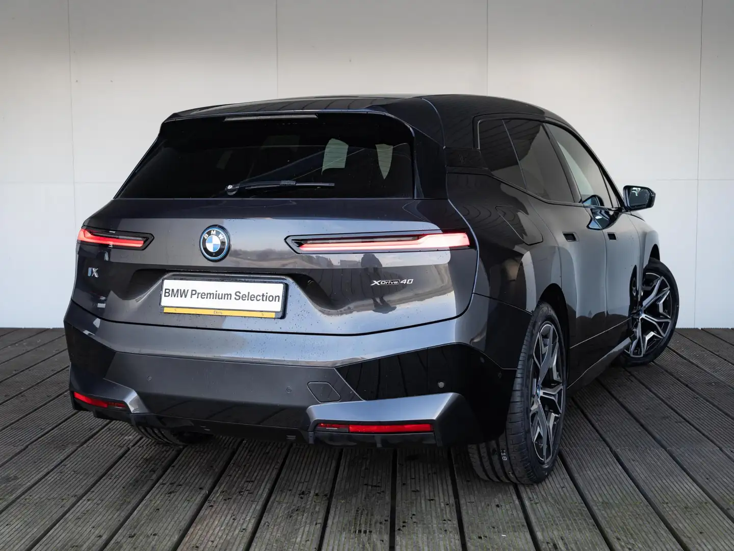 BMW iX xDrive40 High Executive | M-Sportpakket | Driving Grijs - 2