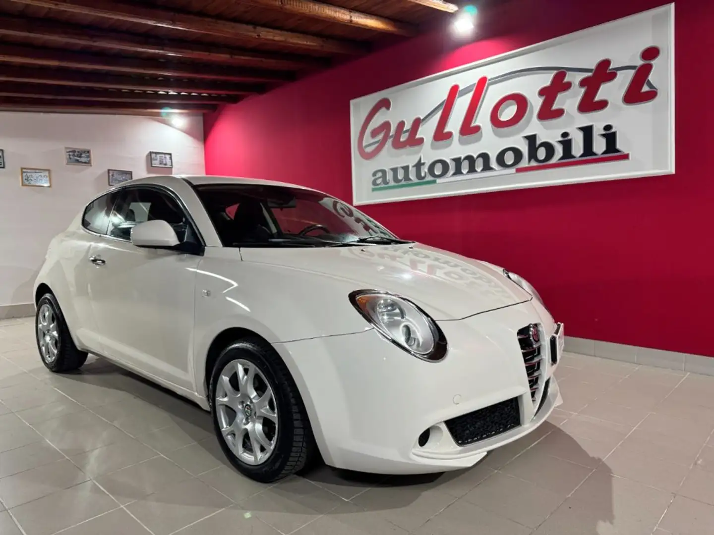 Alfa Romeo MiTo 1.3 JTDm 95 CVDistinctive Blanc - 1