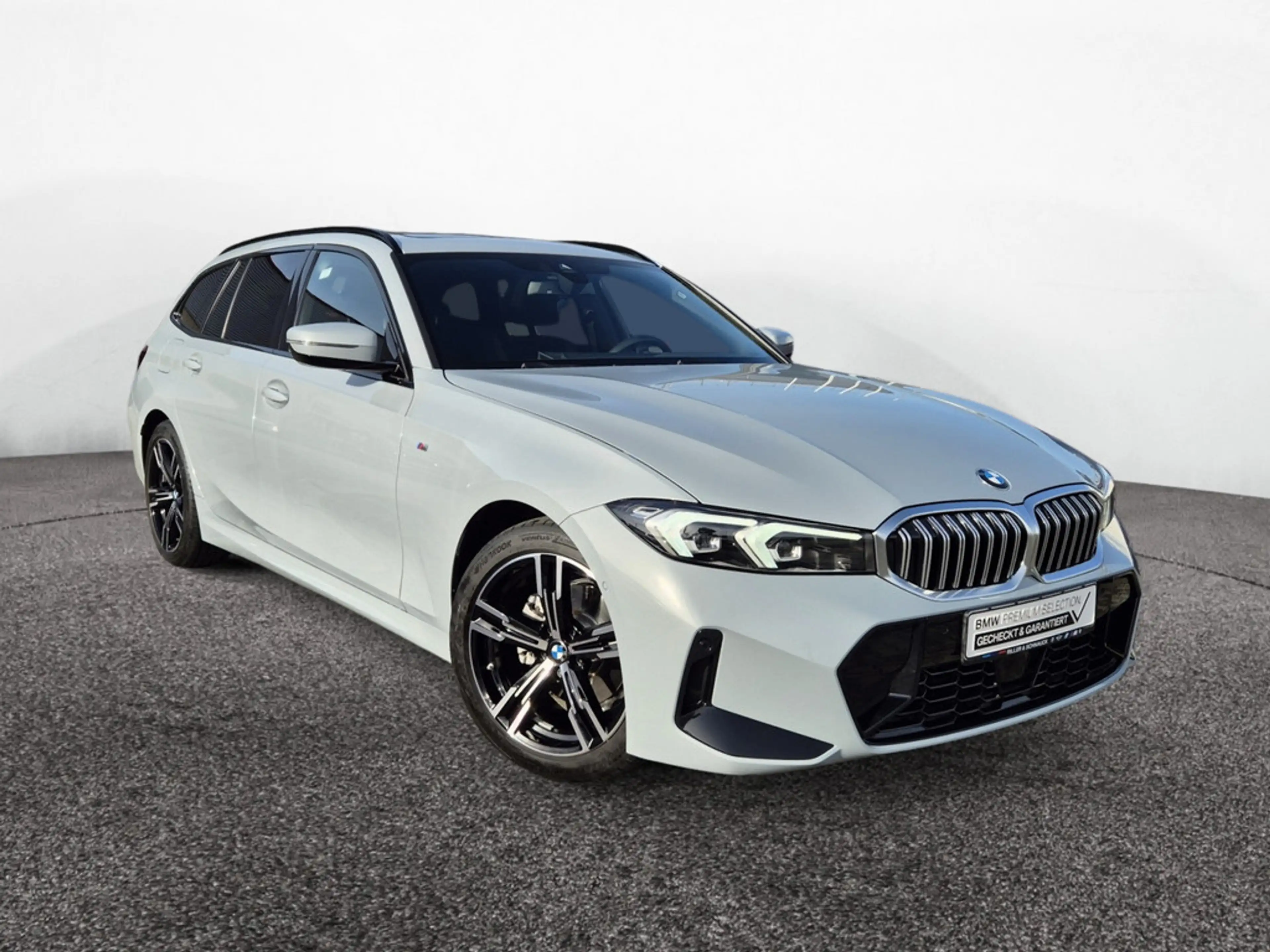 BMW 320 d Touring xDrive M-Sport PANO+AHK+ACC+KAM+ — photo 3