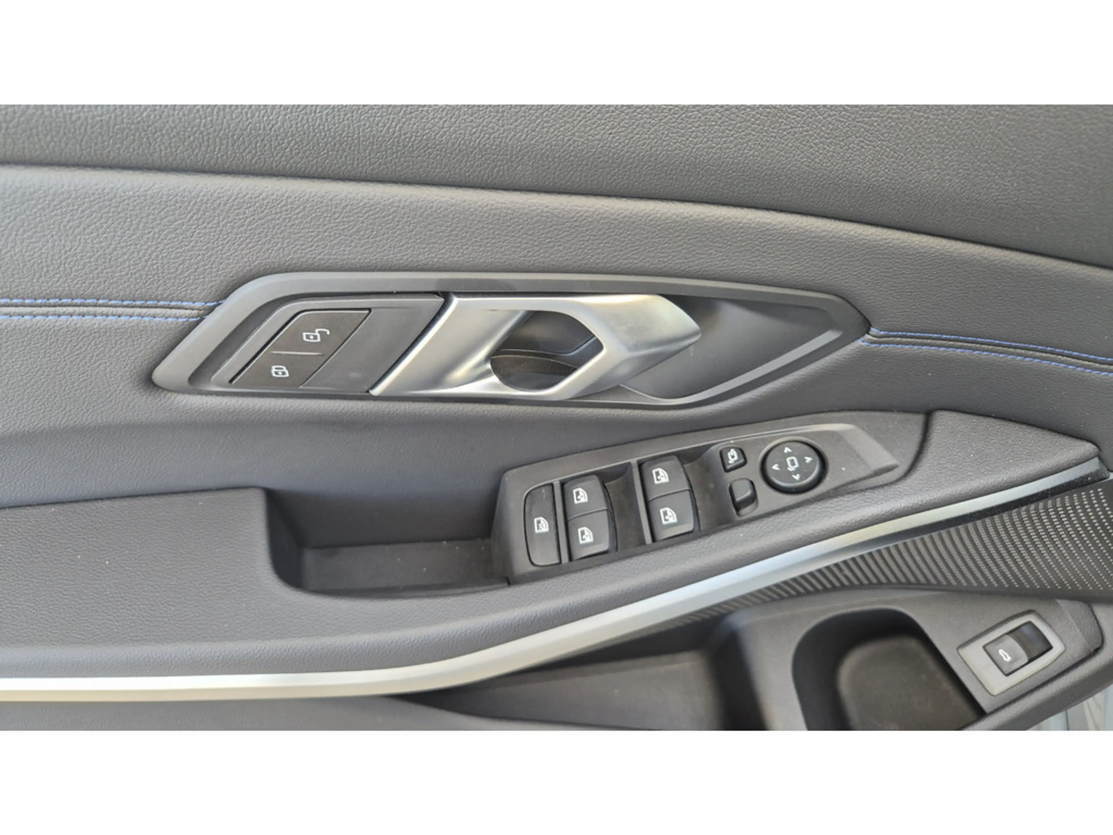 BMW 320 d Touring xDrive M-Sport PANO+AHK+ACC+KAM+ — photo 12
