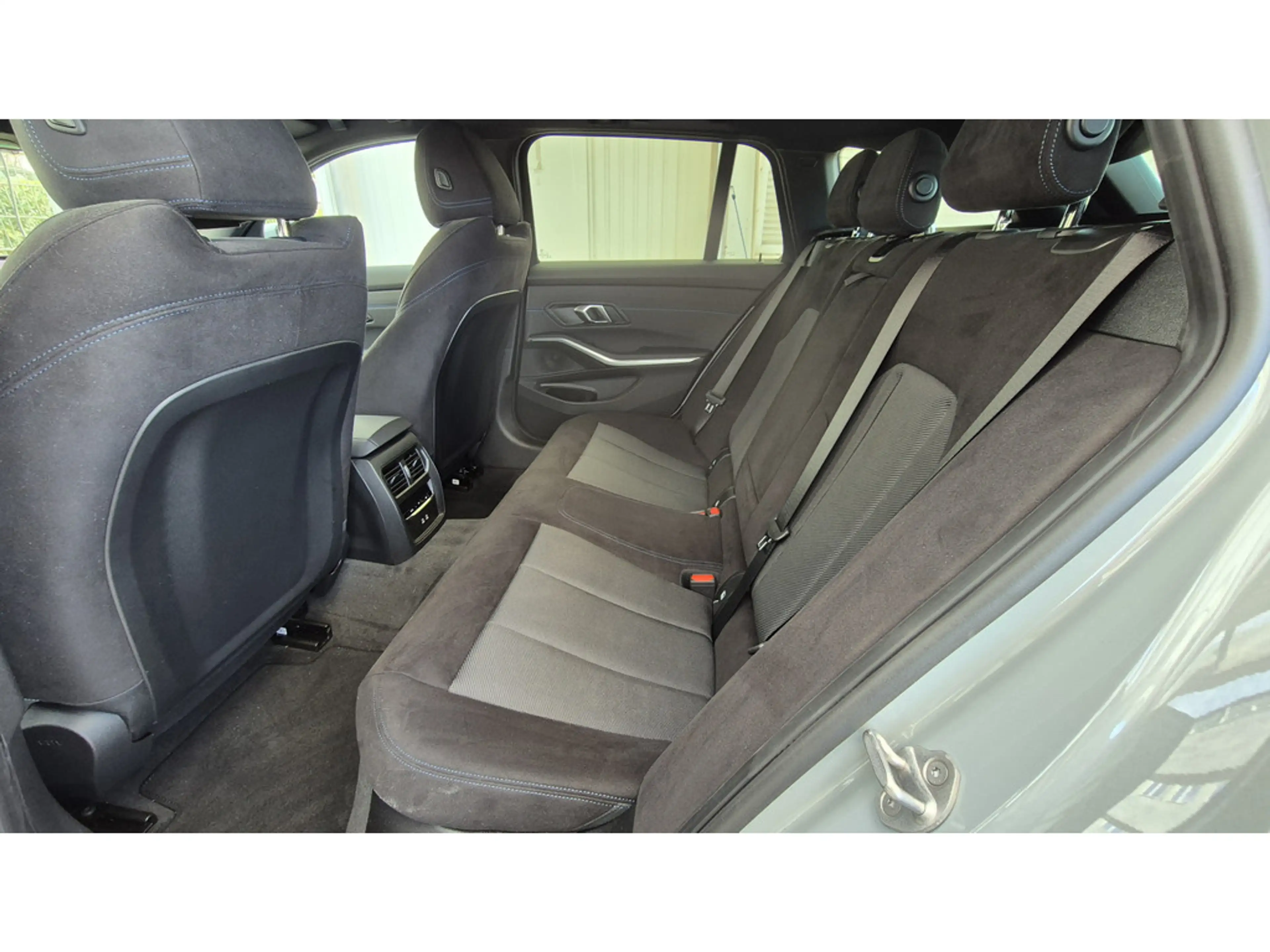 BMW 320 d Touring xDrive M-Sport PANO+AHK+ACC+KAM+ — photo 14