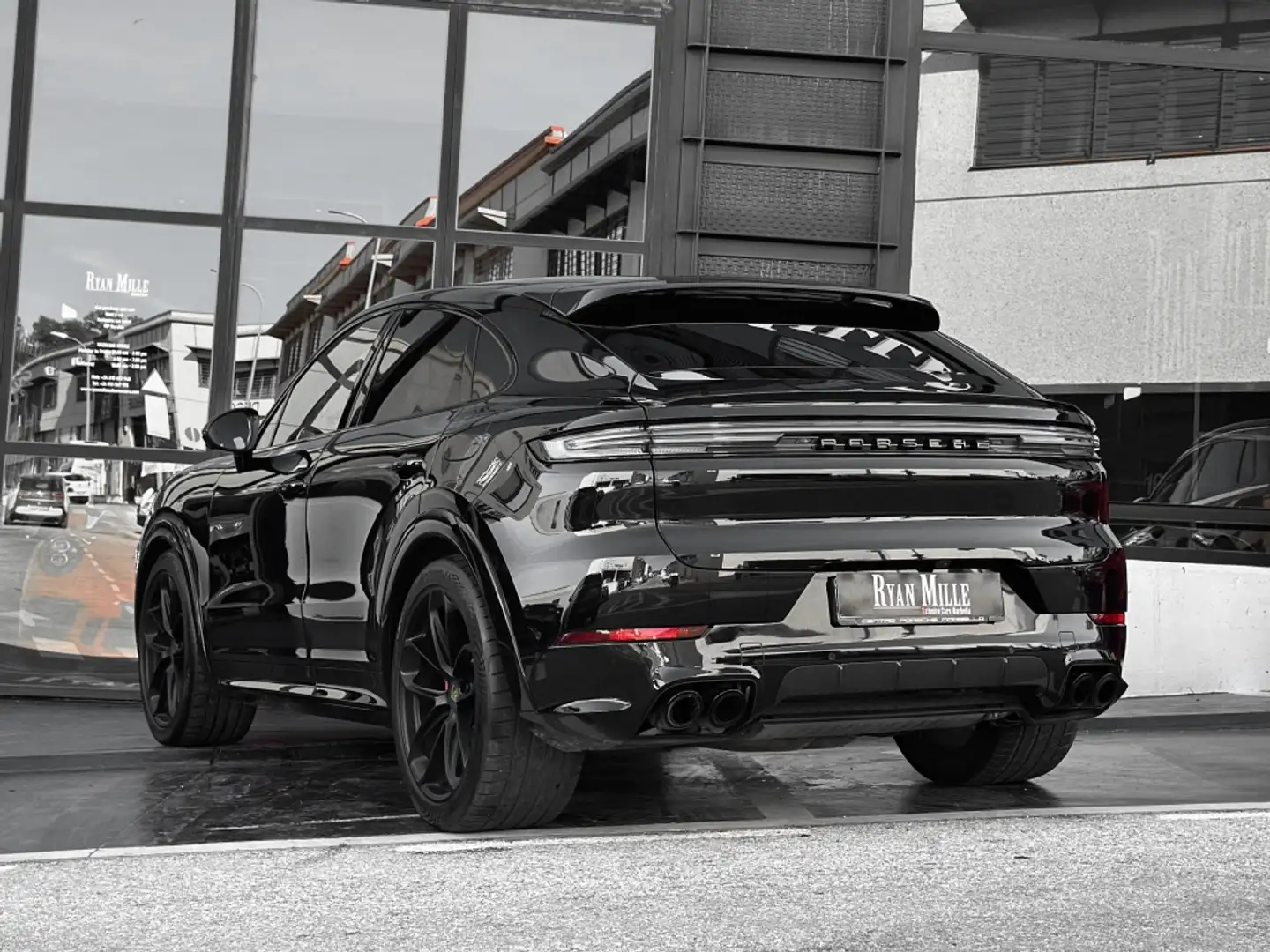 Porsche Cayenne Coupé E-Hybrid S Aut. Negro - 2