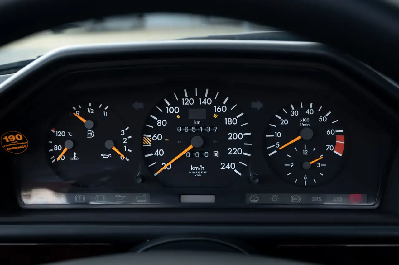 Mercedes-Benz E 220 E220 Cabriolet (W124), foto 8