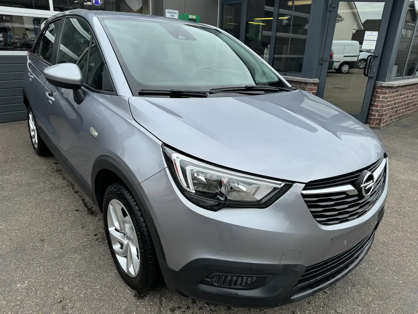 Opel Crossland X 15CDTI EDITION +PARKEERSENSOREN +AUTOMAAT +… Grijs - 1