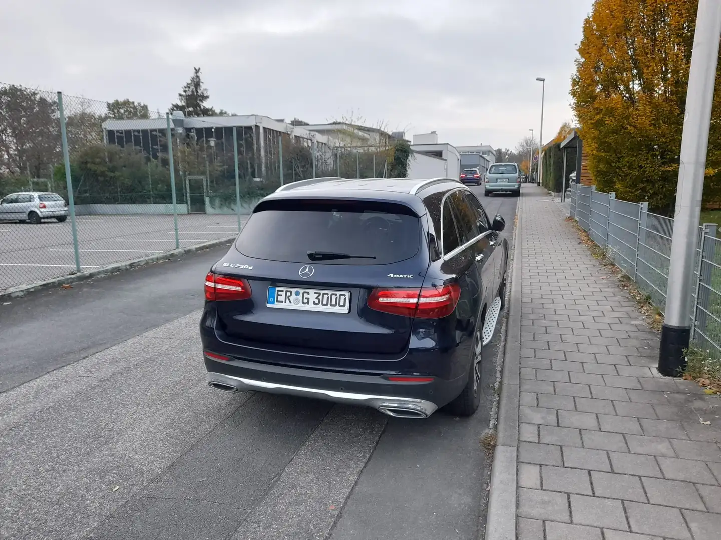 Mercedes-Benz GLC 250 GLC 250 d 4Matic 9G-TRONIC Blau - 2