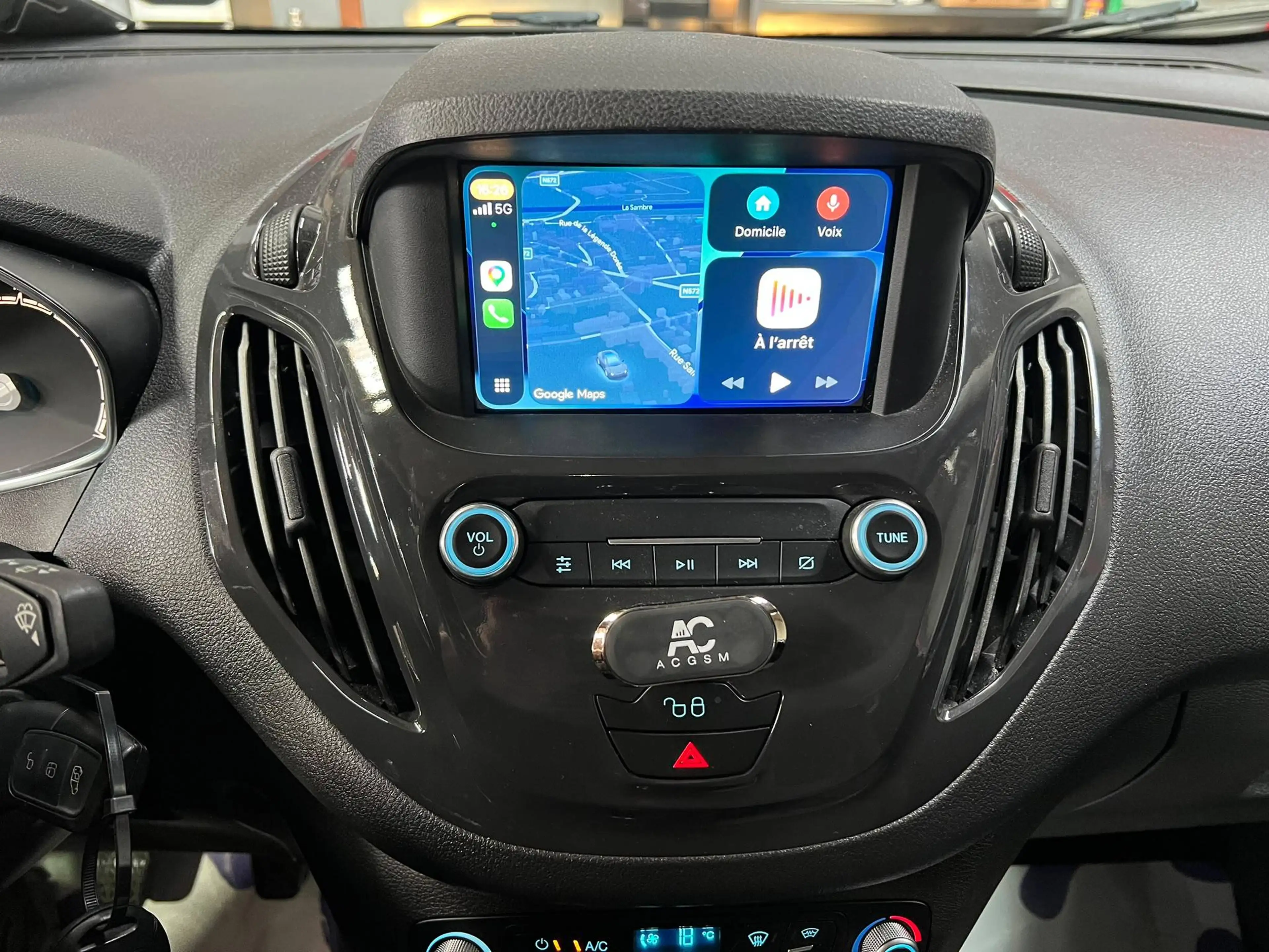 Ford Tourneo Courier 1.5 TDCi Titanium*BLUETOOTH*CARPLAY*GPS*PDC*JANTES*GARANTIE 12 MOIS*** — photo 9