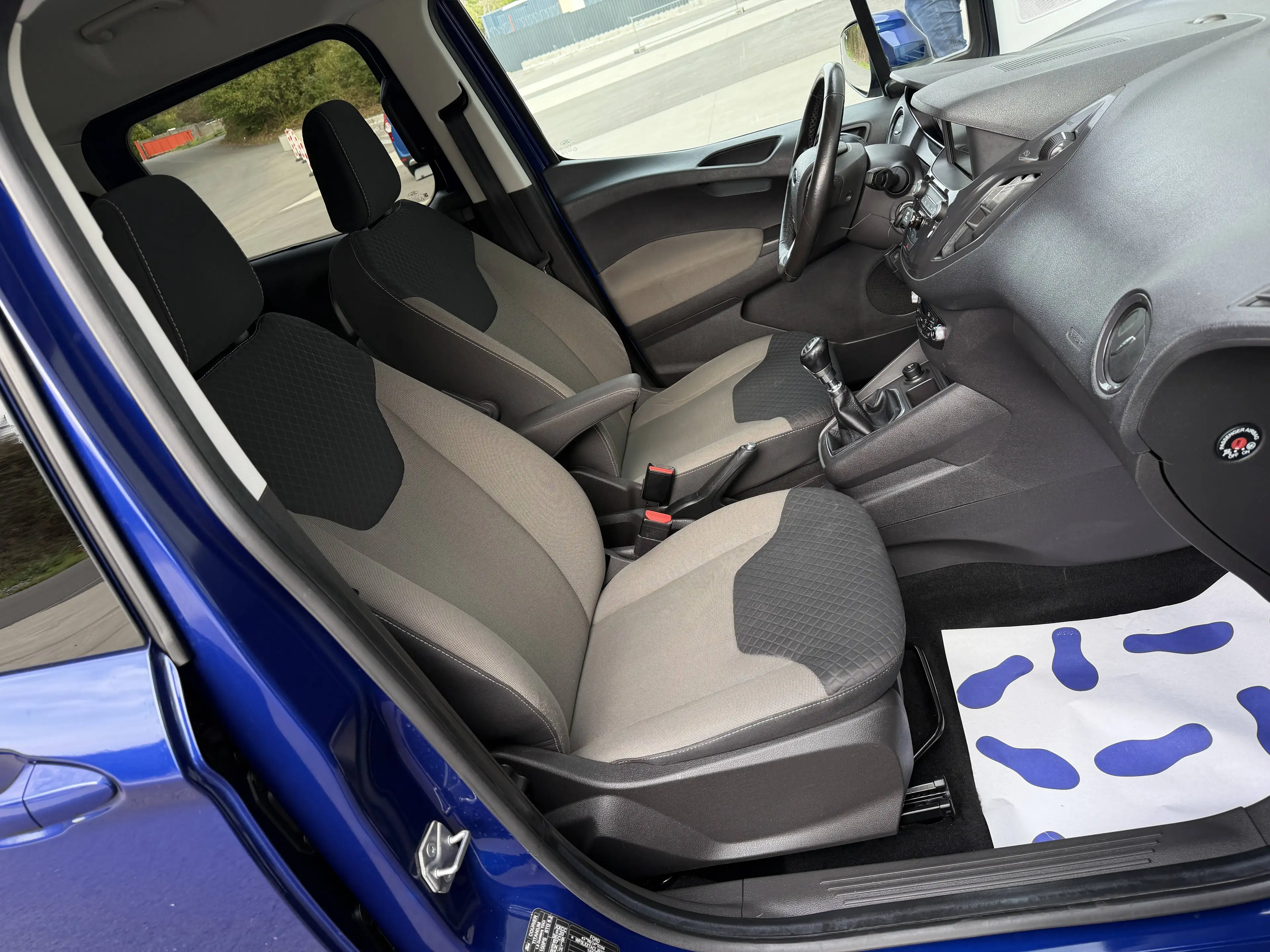 Ford Tourneo Courier 1.5 TDCi Titanium*BLUETOOTH*CARPLAY*GPS*PDC*JANTES*GARANTIE 12 MOIS*** — photo 15