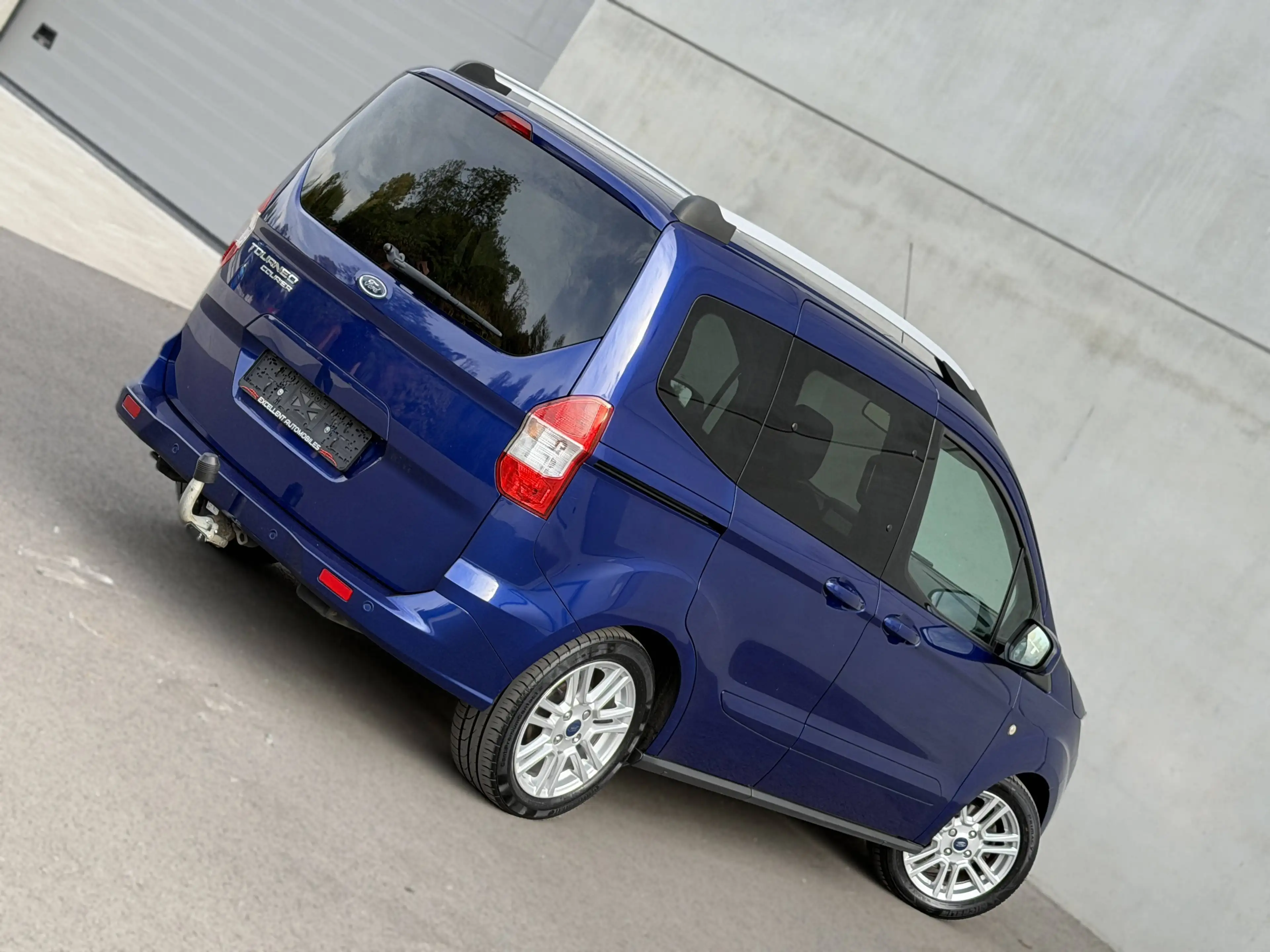 Ford Tourneo Courier 1.5 TDCi Titanium*BLUETOOTH*CARPLAY*GPS*PDC*JANTES*GARANTIE 12 MOIS*** — photo 4