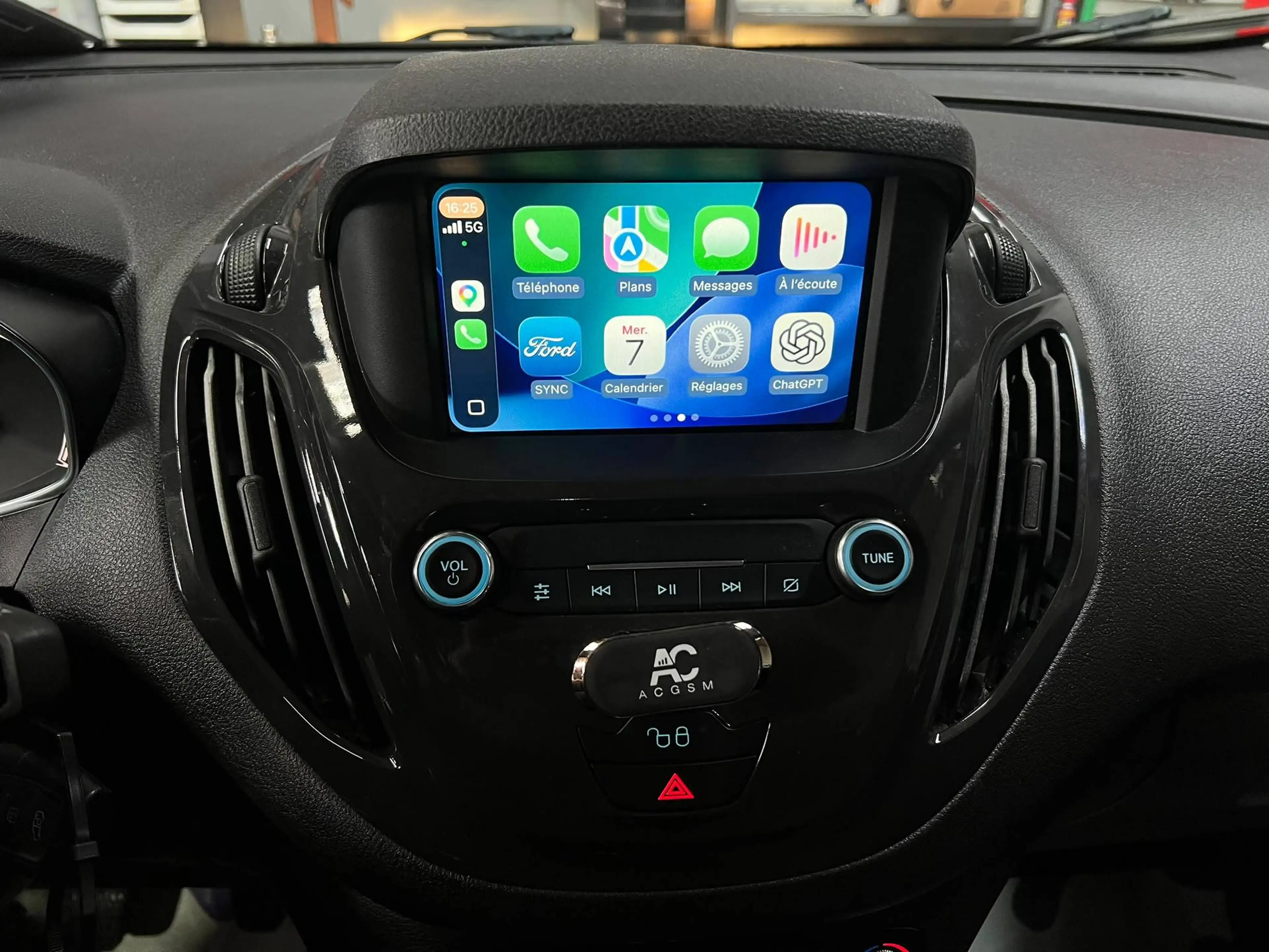 Ford Tourneo Courier 1.5 TDCi Titanium*BLUETOOTH*CARPLAY*GPS*PDC*JANTES*GARANTIE 12 MOIS*** — photo 11