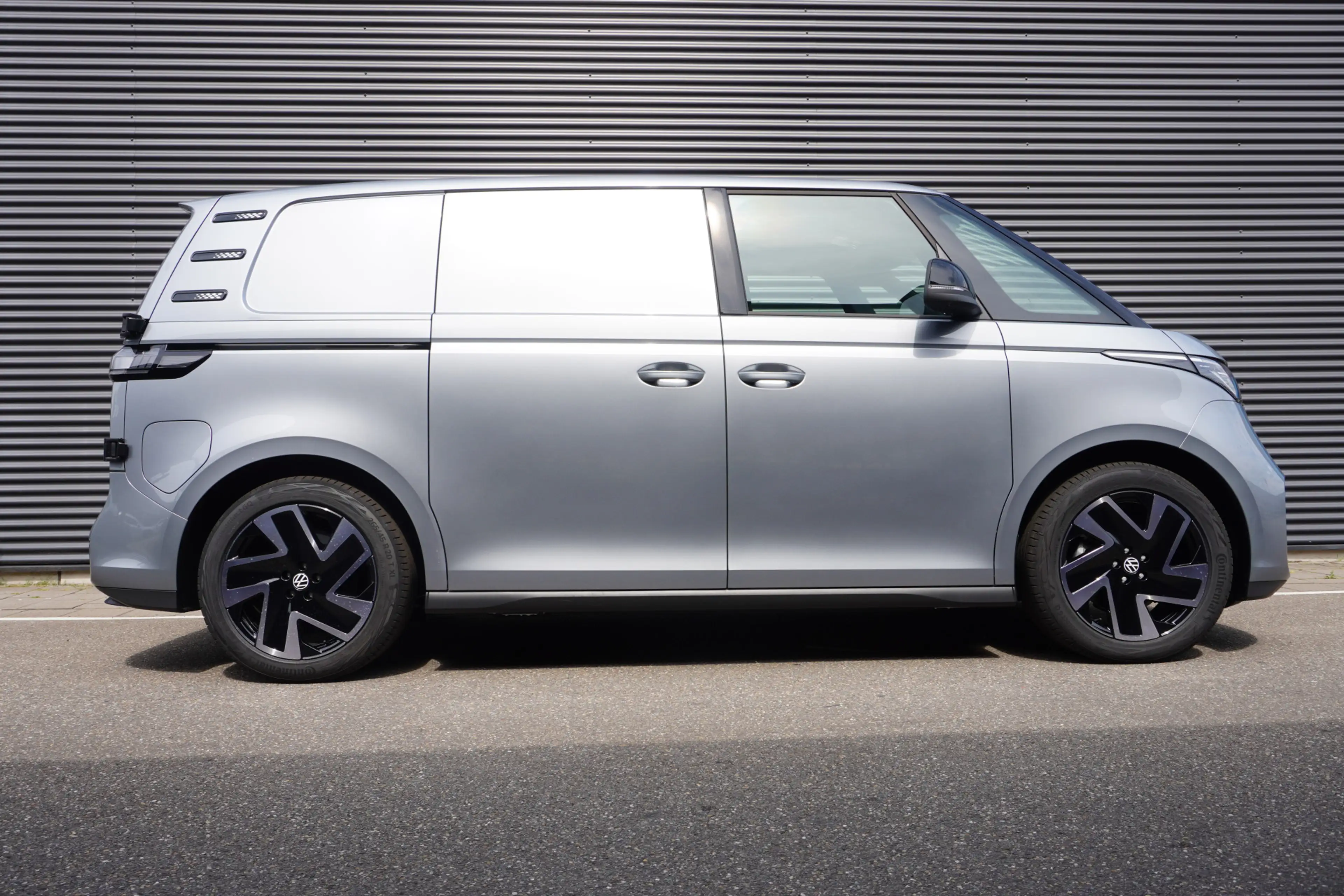 Volkswagen ID. Buzz Cargo ID. Buzz Cargo 286 pk Bulli Limited Edition,  Acht — photo 3