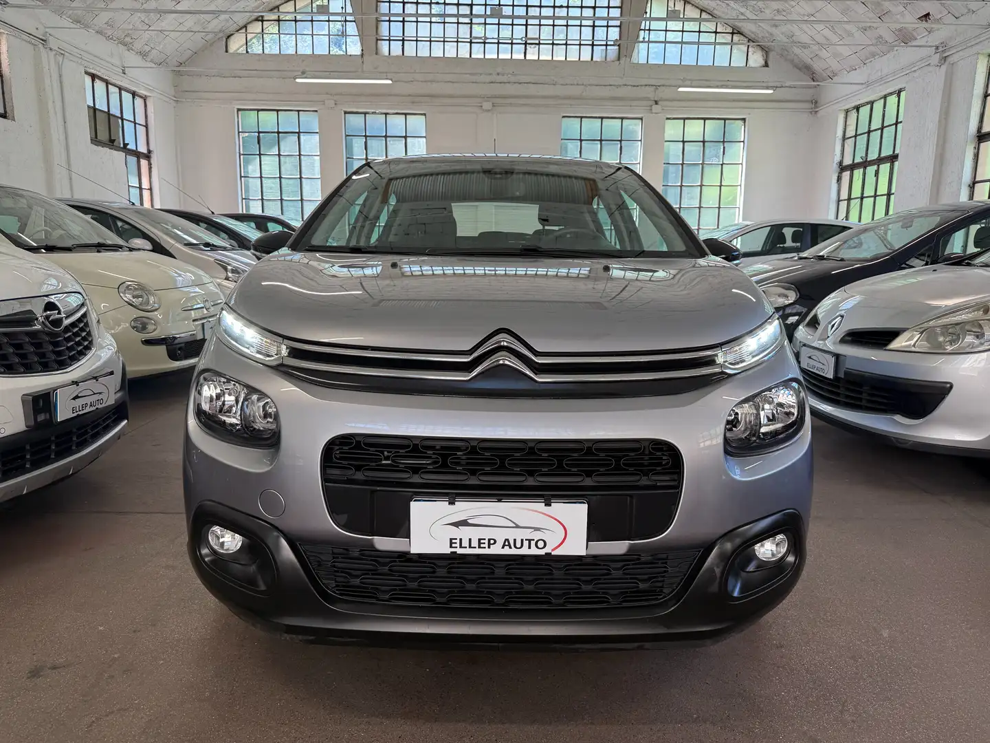 Citroen C3 C3 III 2017 1.2 puretech Feel s Gris - 2