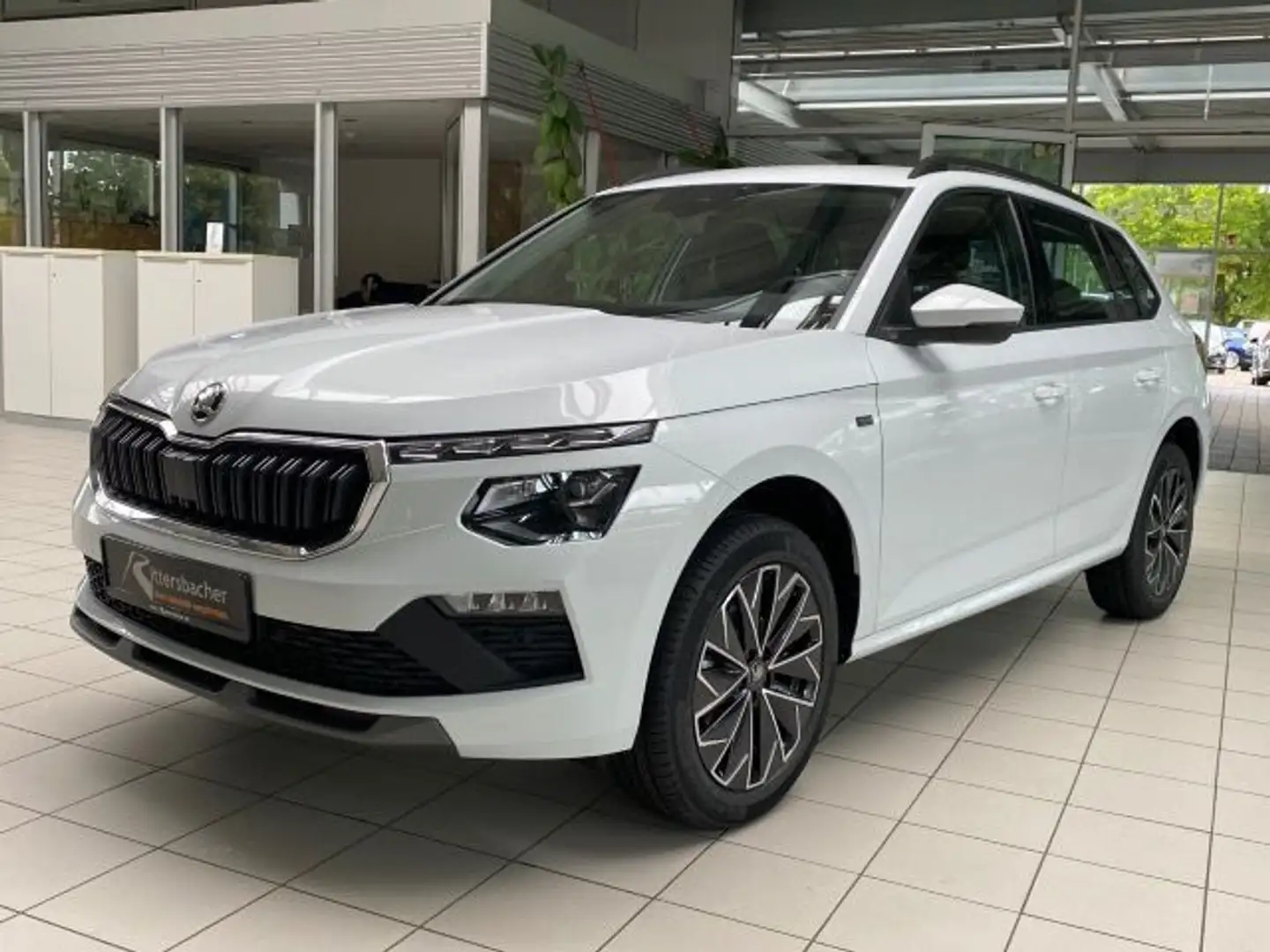 Skoda Kamiq Tour 1,0 TSI 85 kW Verfügbar ab DEZ Weiß - 2